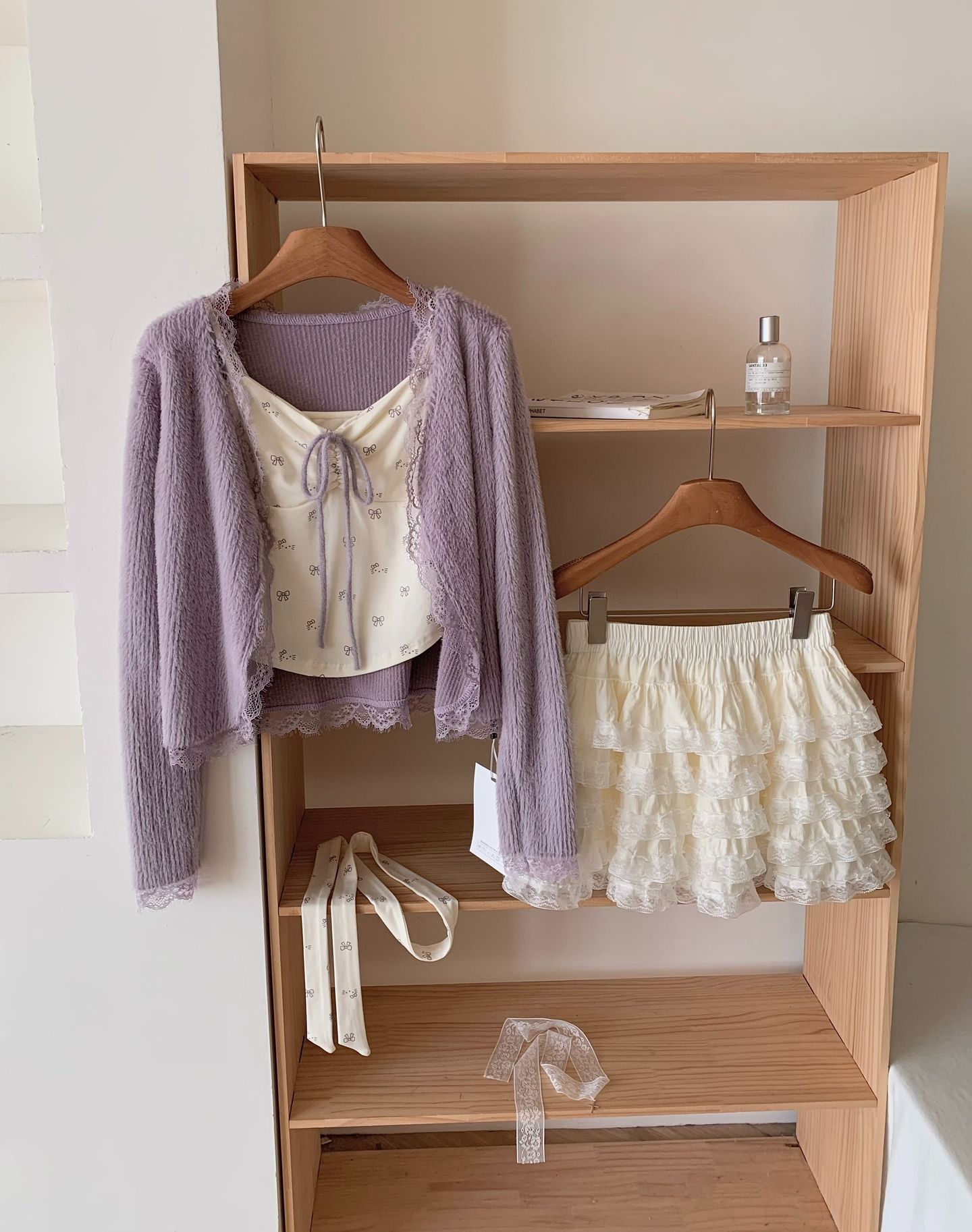 甜辣風碎花吊帶背心+紫色毛衣外套+蛋糕裙三件套裝