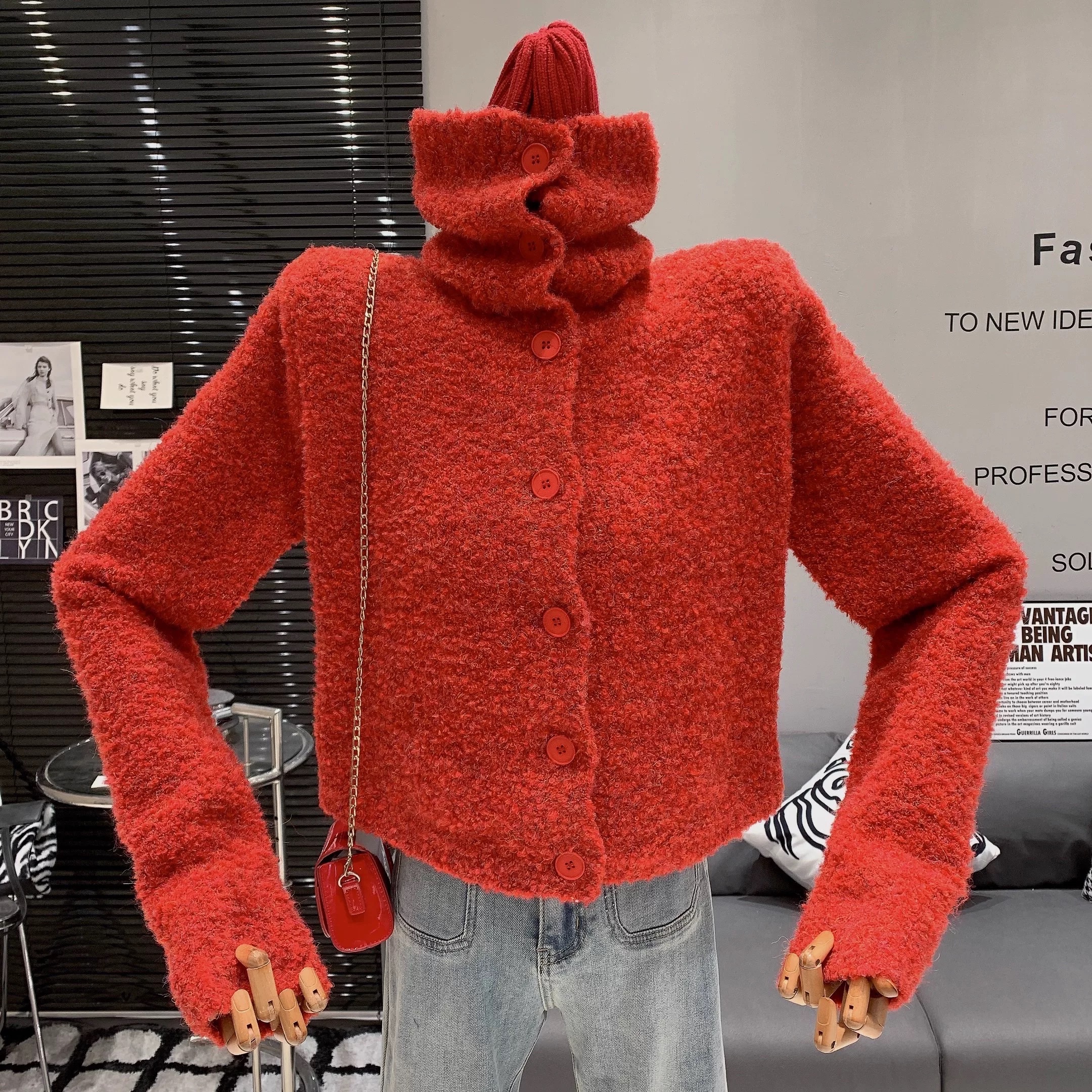 慵懶氛圍感軟糯紅色開衫毛衣