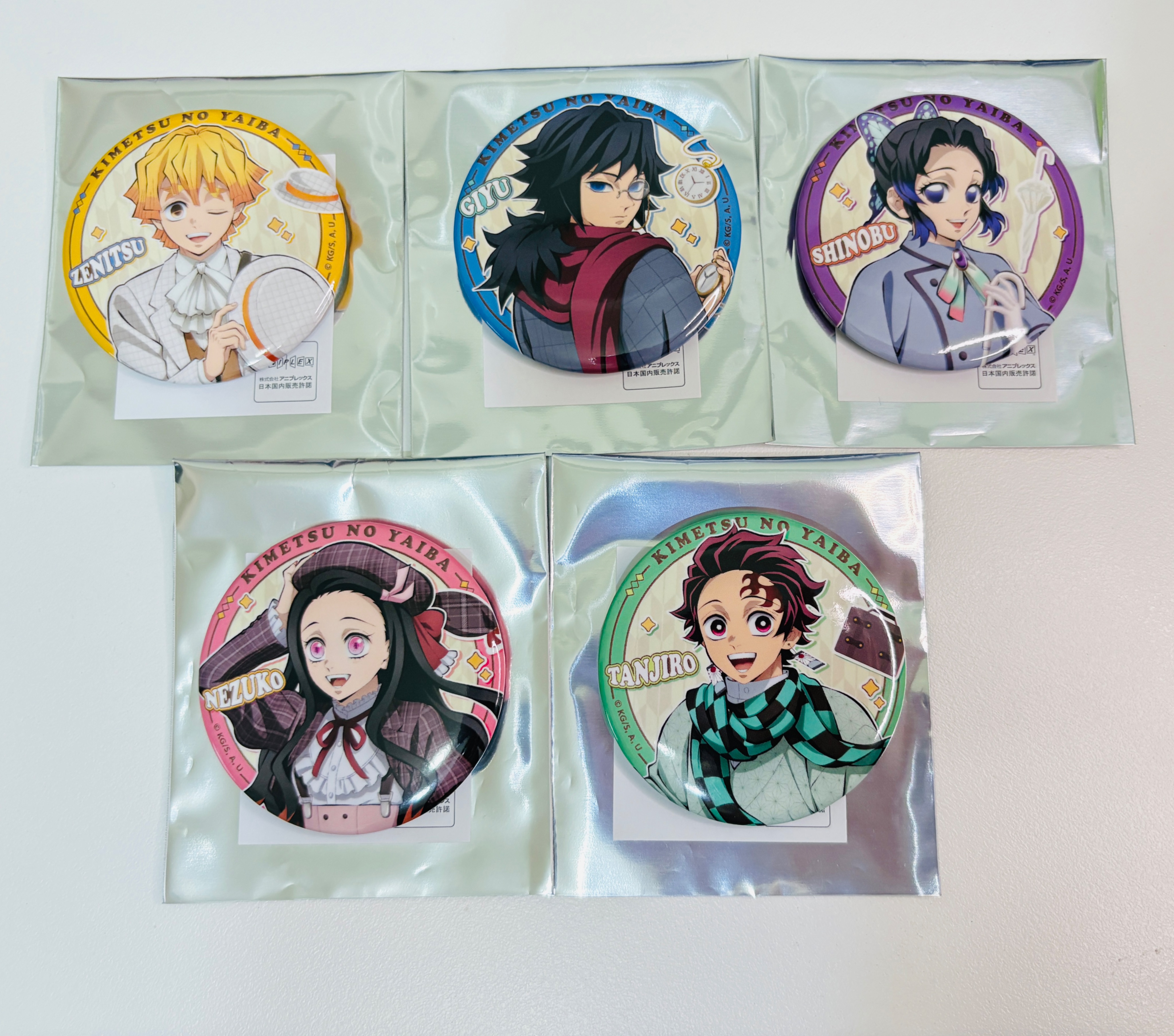 飯店聯名立牌、別針