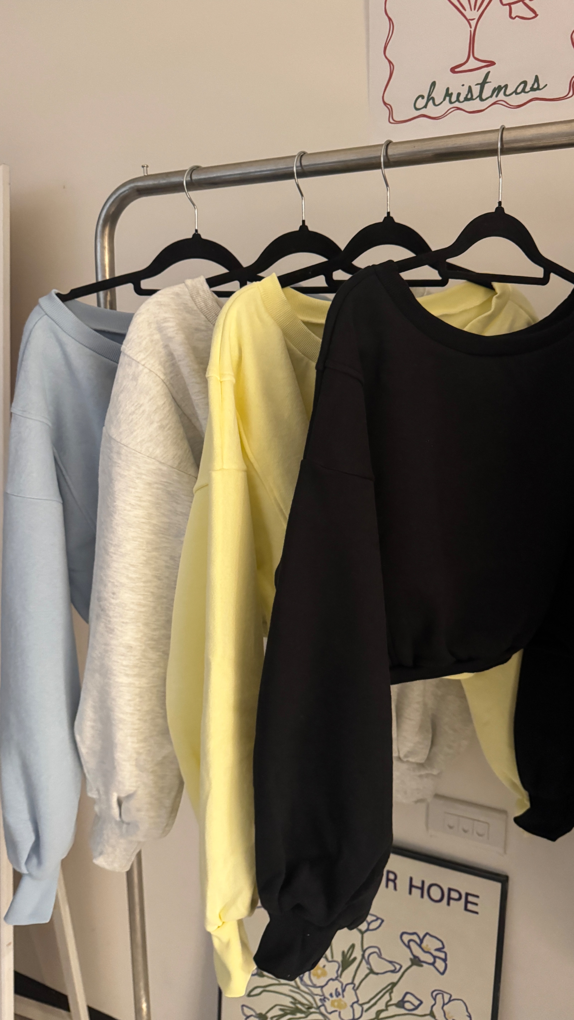 短版斜肩磨毛衛衣