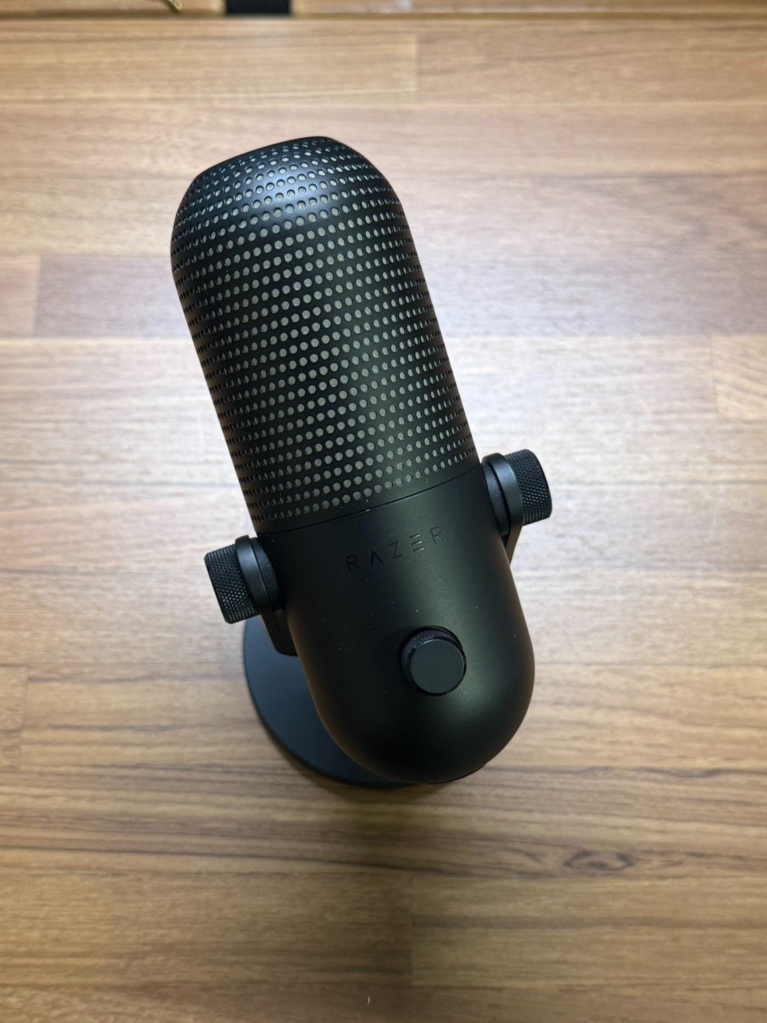 RAZER 雷蛇Seiren V3 Chroma 魔音海妖 V3