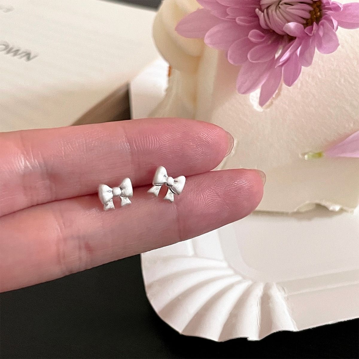 （3月新品） 小巧蝴蝶結耳環*925 銀針