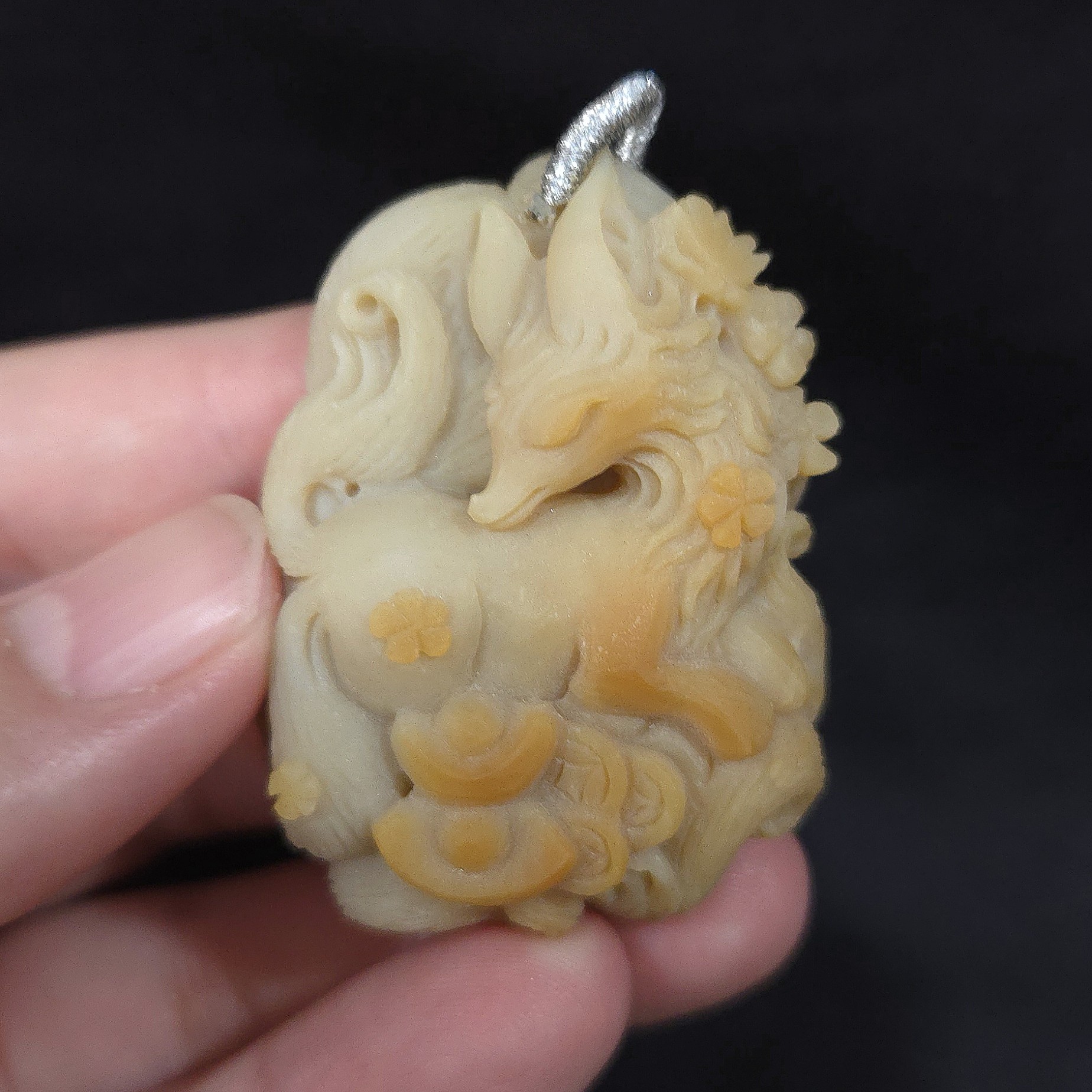 黃財寶阿拉善九尾狐吊墜 44*35*20mm