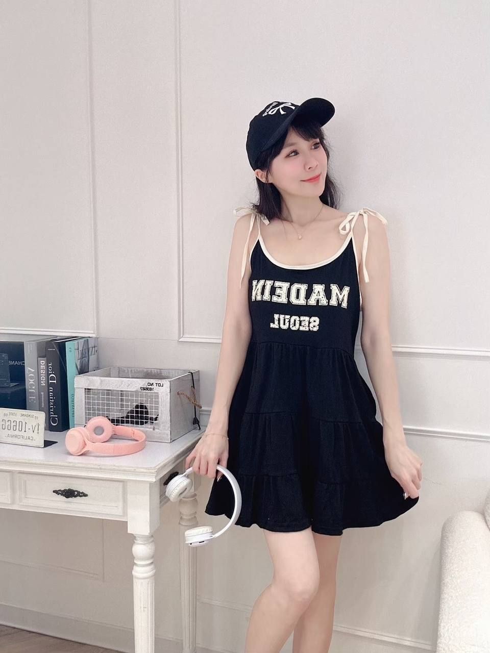 英文吊帶裙