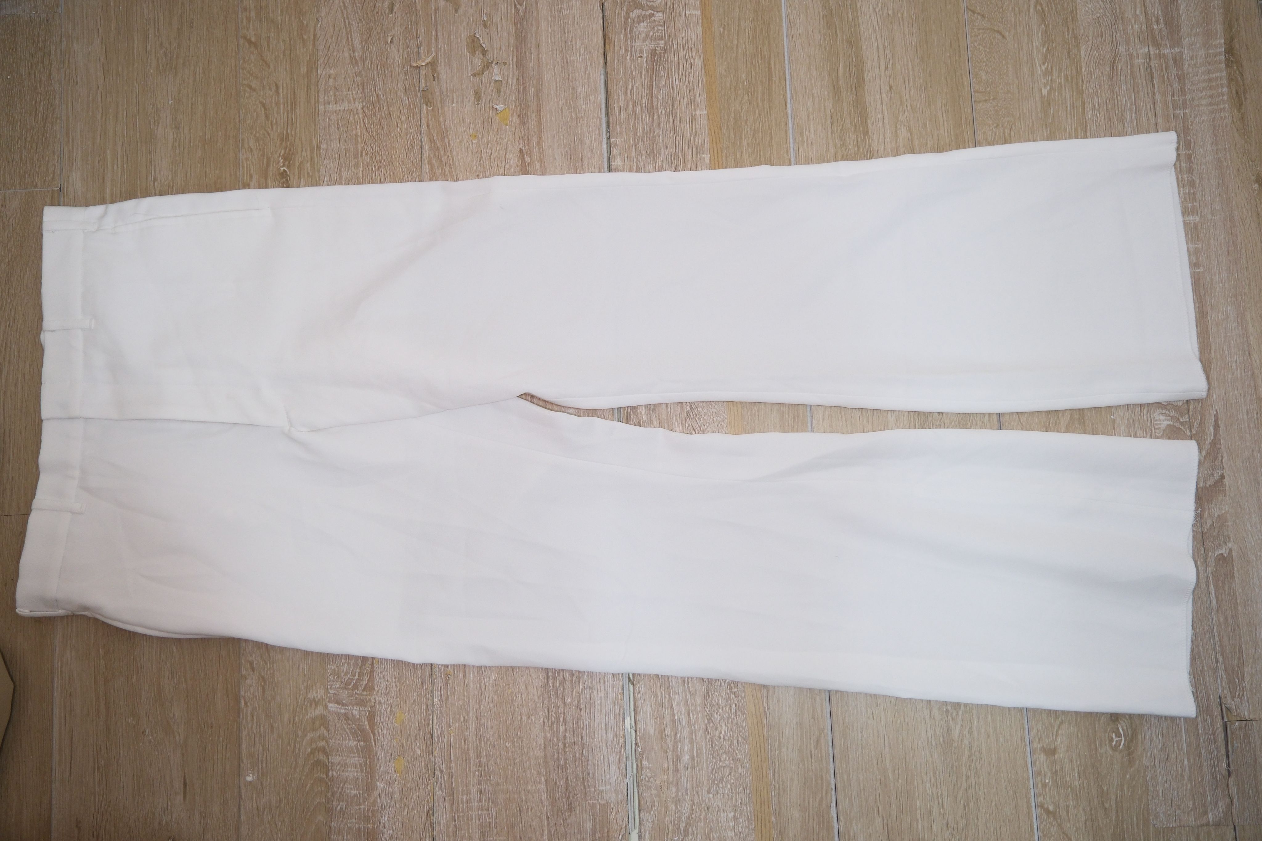 EDWIN International Basic 白色牛仔褲（皮牌：INTERNATIONAL BASIC／內標 LO