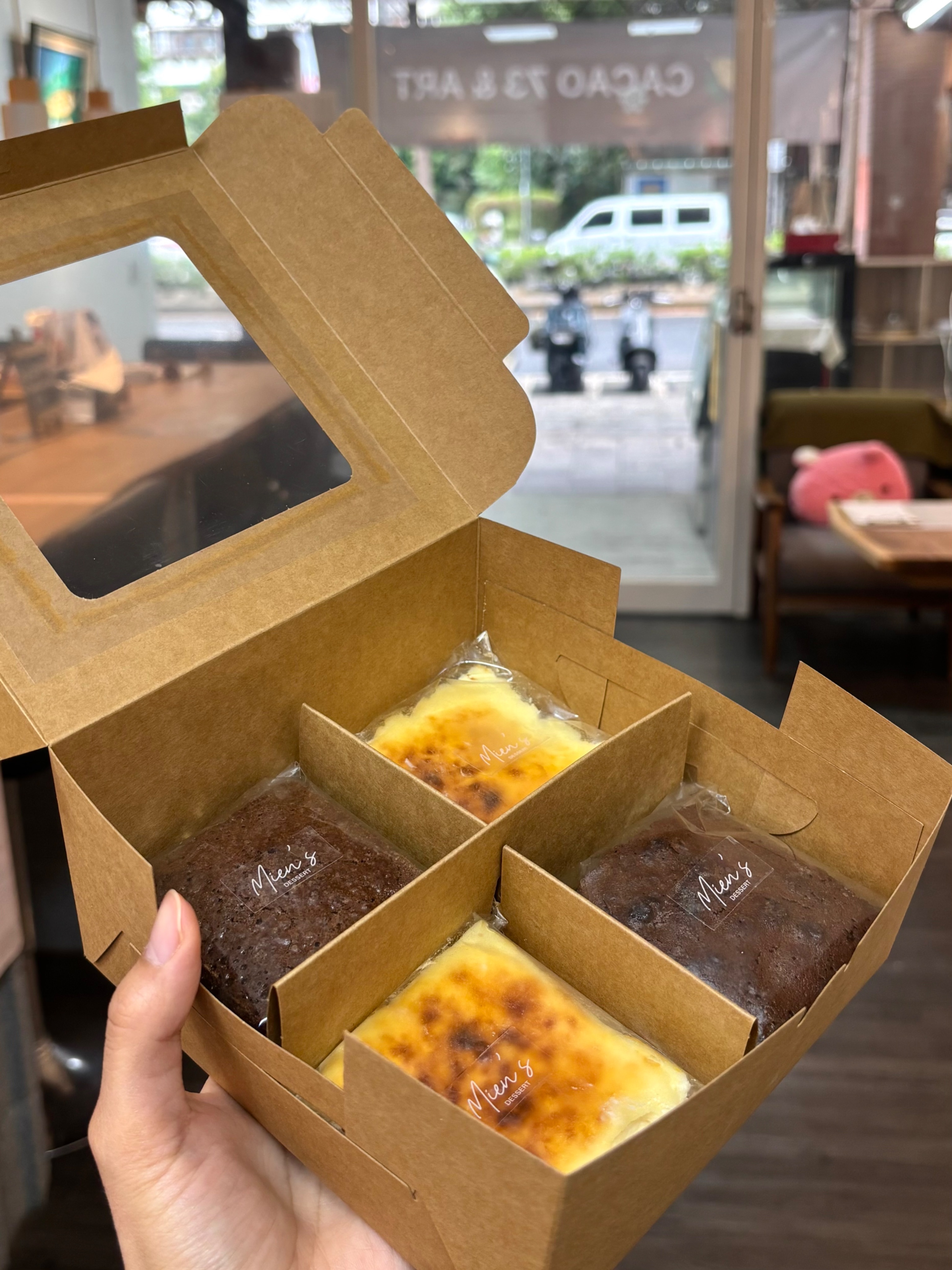 中秋節禮盒 - 焦糖海鹽布朗尼x方塊原味巴斯克（附綁帶）