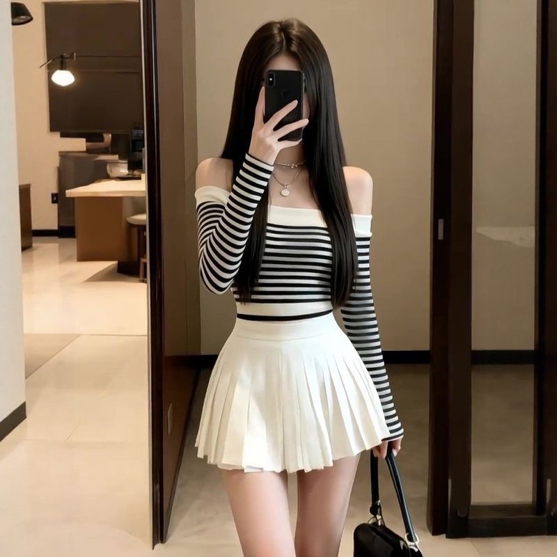 韓系一字肩條紋撞色長袖T恤加百褶短裙兩件套