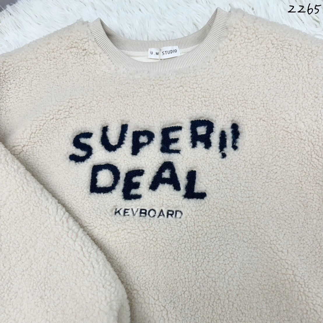 QQ萌趣圓領英字｜羊羔毛上衣🐻