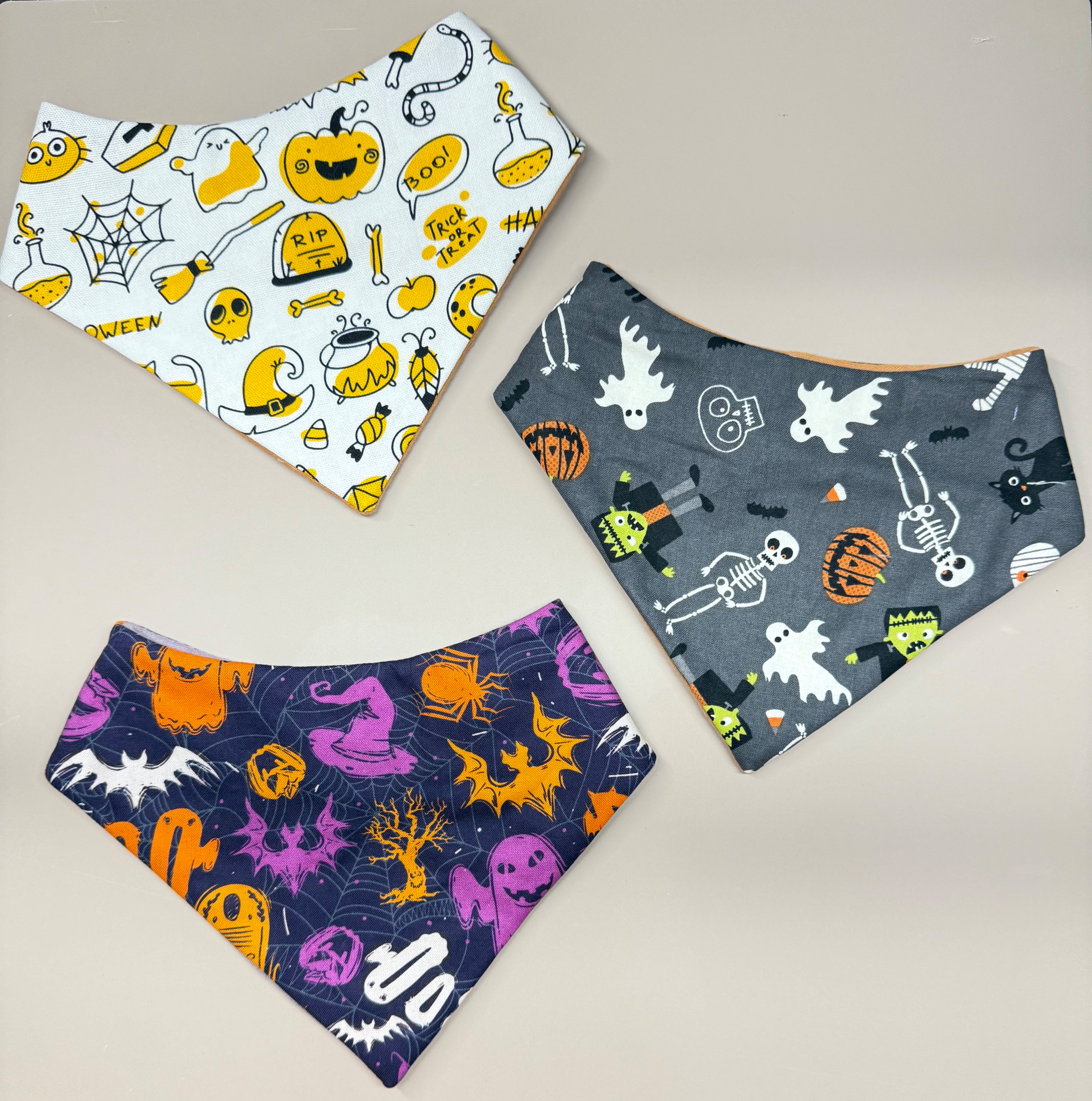 Maygo.bib。萬聖節圍兜兜