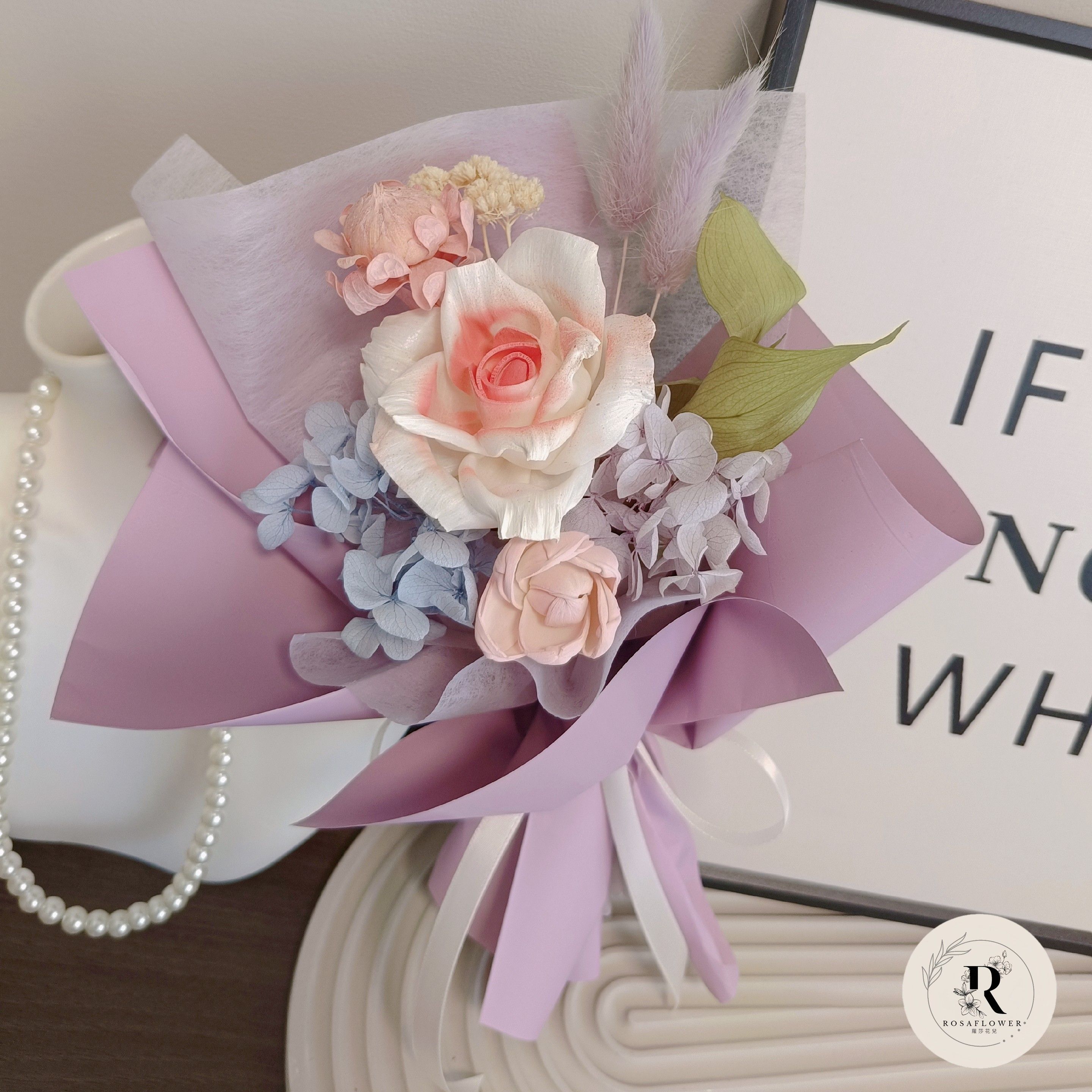 粉紫腮紅玫瑰 索拉乾燥花束