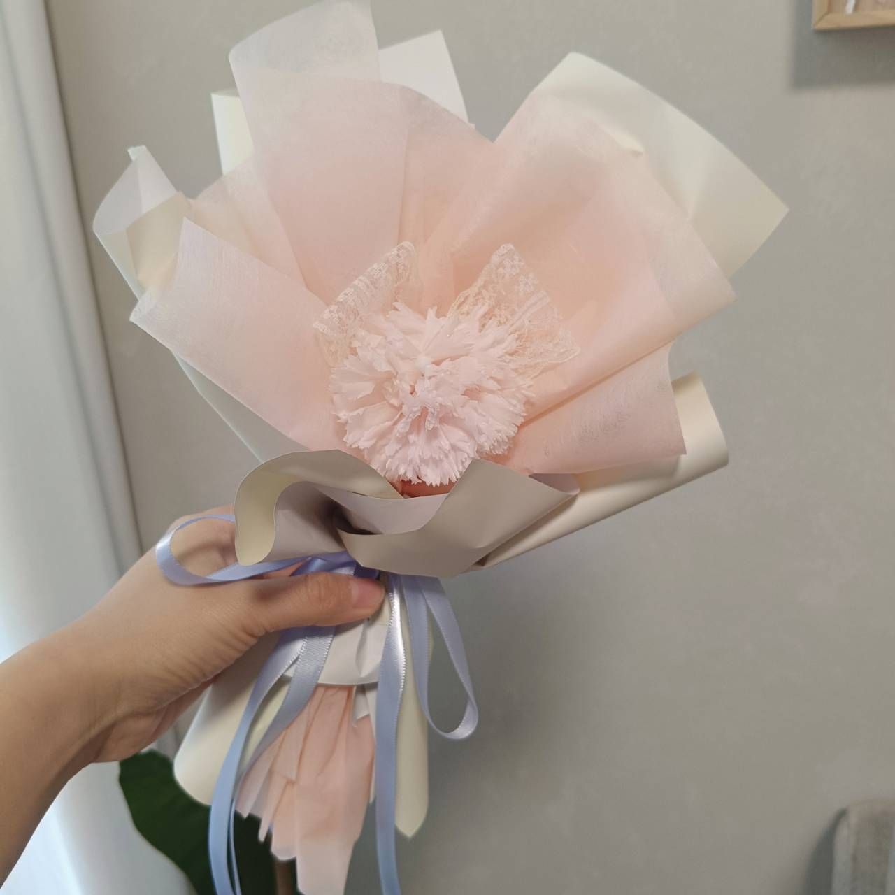 永生嬰兒粉康乃馨 單枝花束