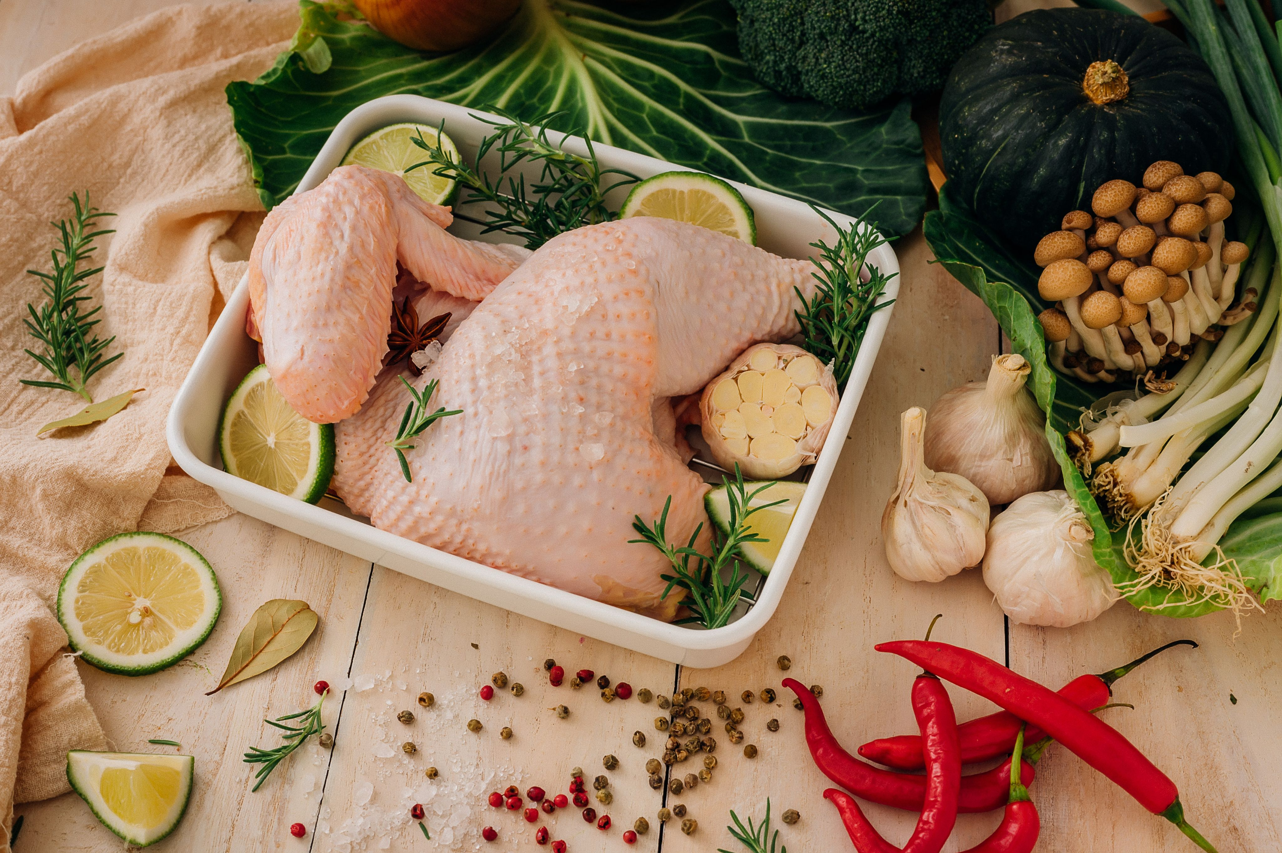 半隻玉米母雞｜約 1.3-1.5台斤｜香甜嫩口，湯品與家常料理首選