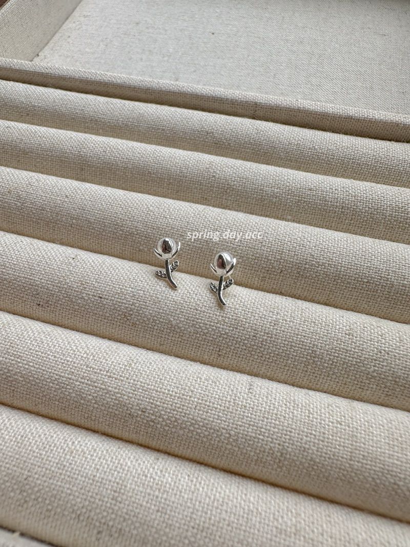 現貨｜s925｜自留款✨氣質珍珠小花純銀耳環