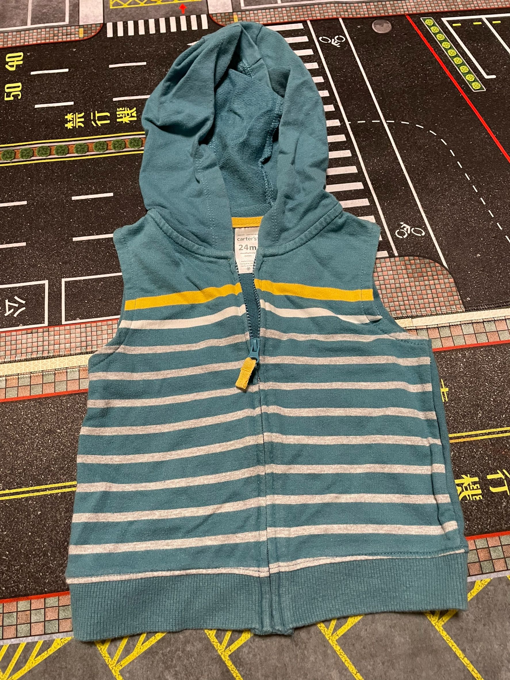 carter’s 24m 長袖連帽襯衫+連帽背心