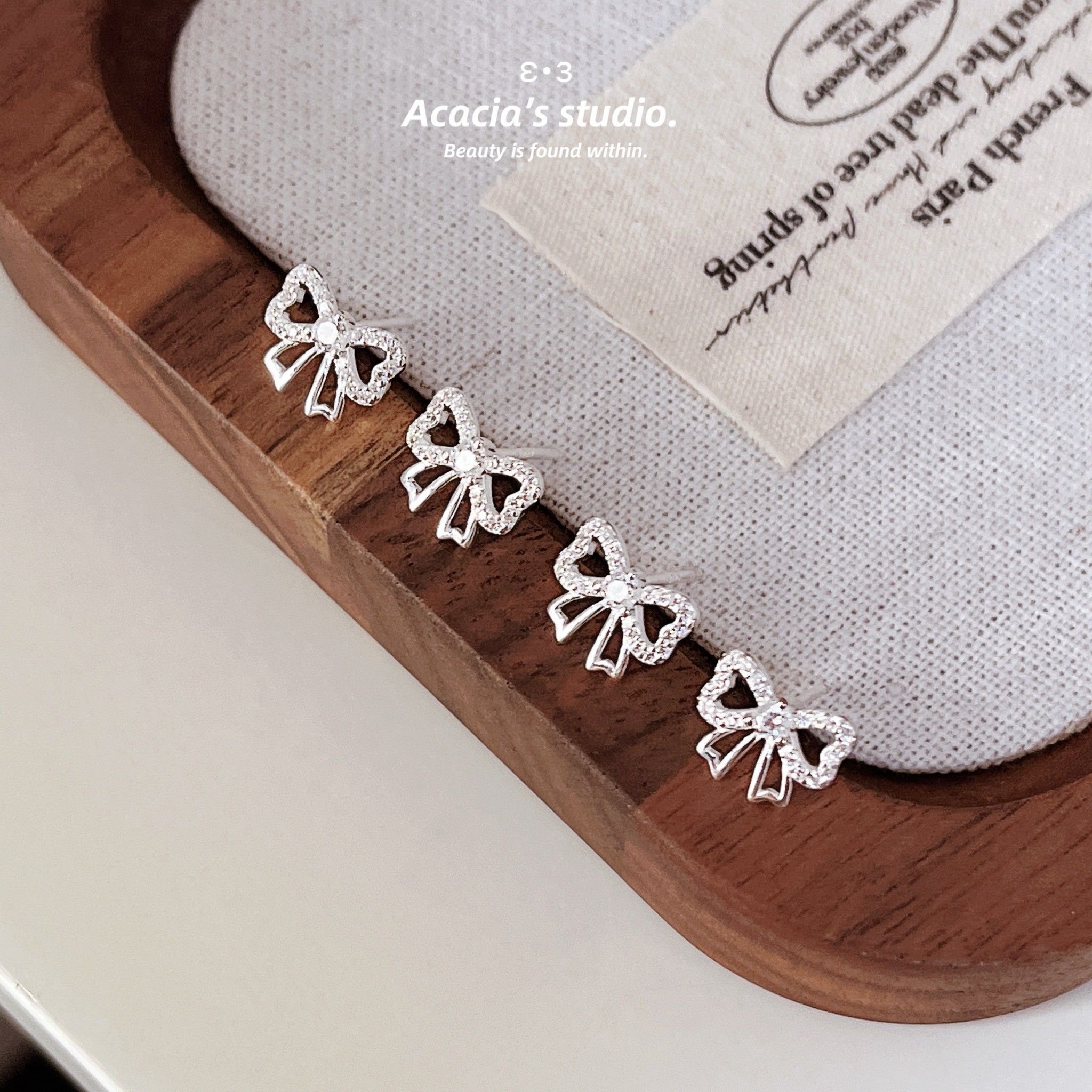 S925純銀｜閃鑽蝴蝶結鏤空🎀耳釘 