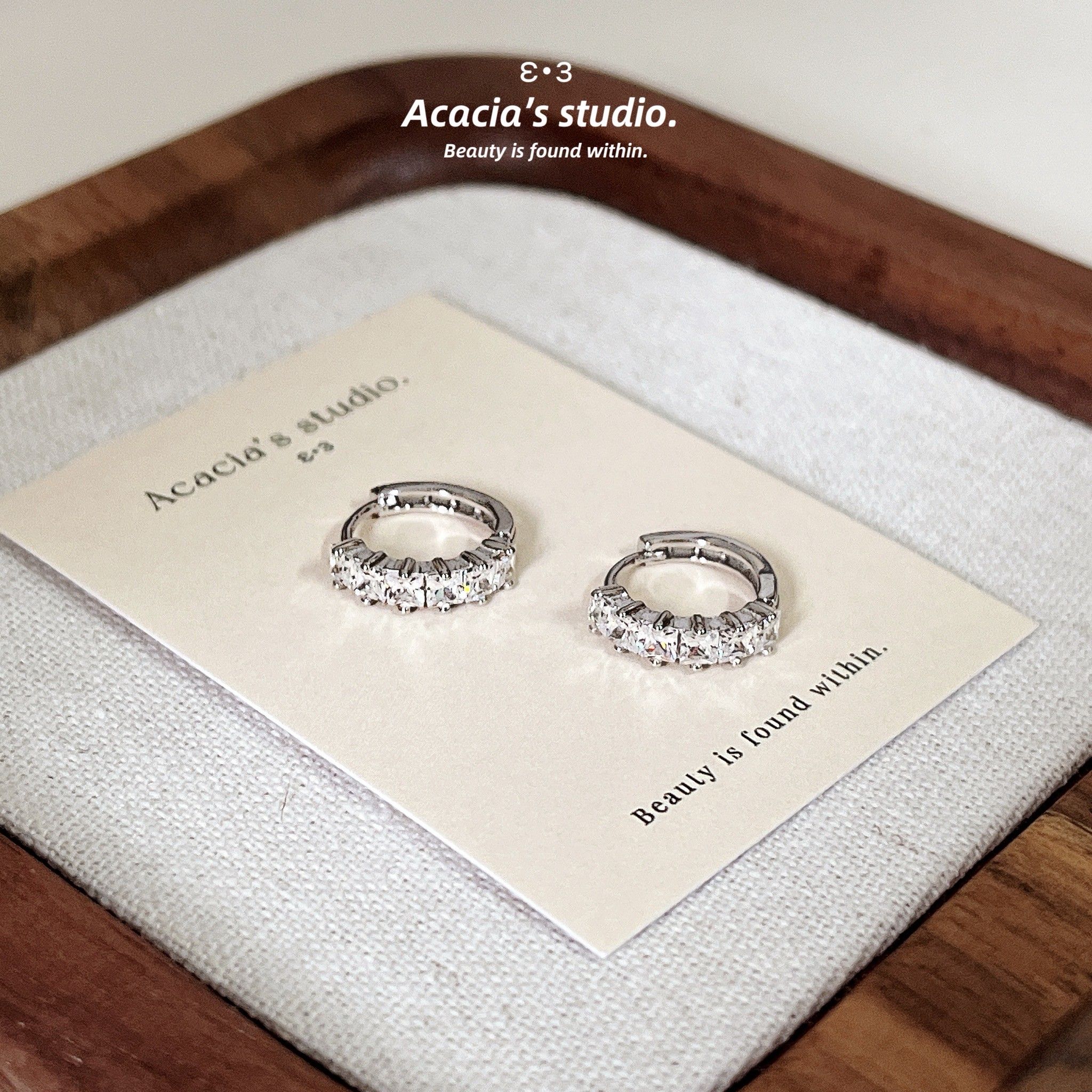 S925純銀｜晶瑩剔透冰塊🧊排鑽耳扣