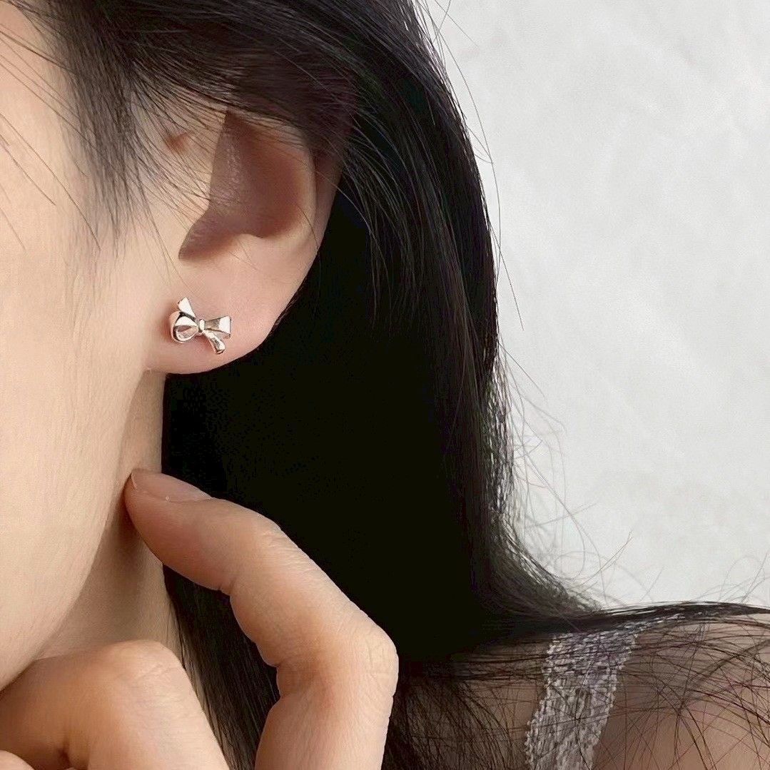 S925純銀｜簡約亮面蝴蝶結 ྀིྀི耳釘
