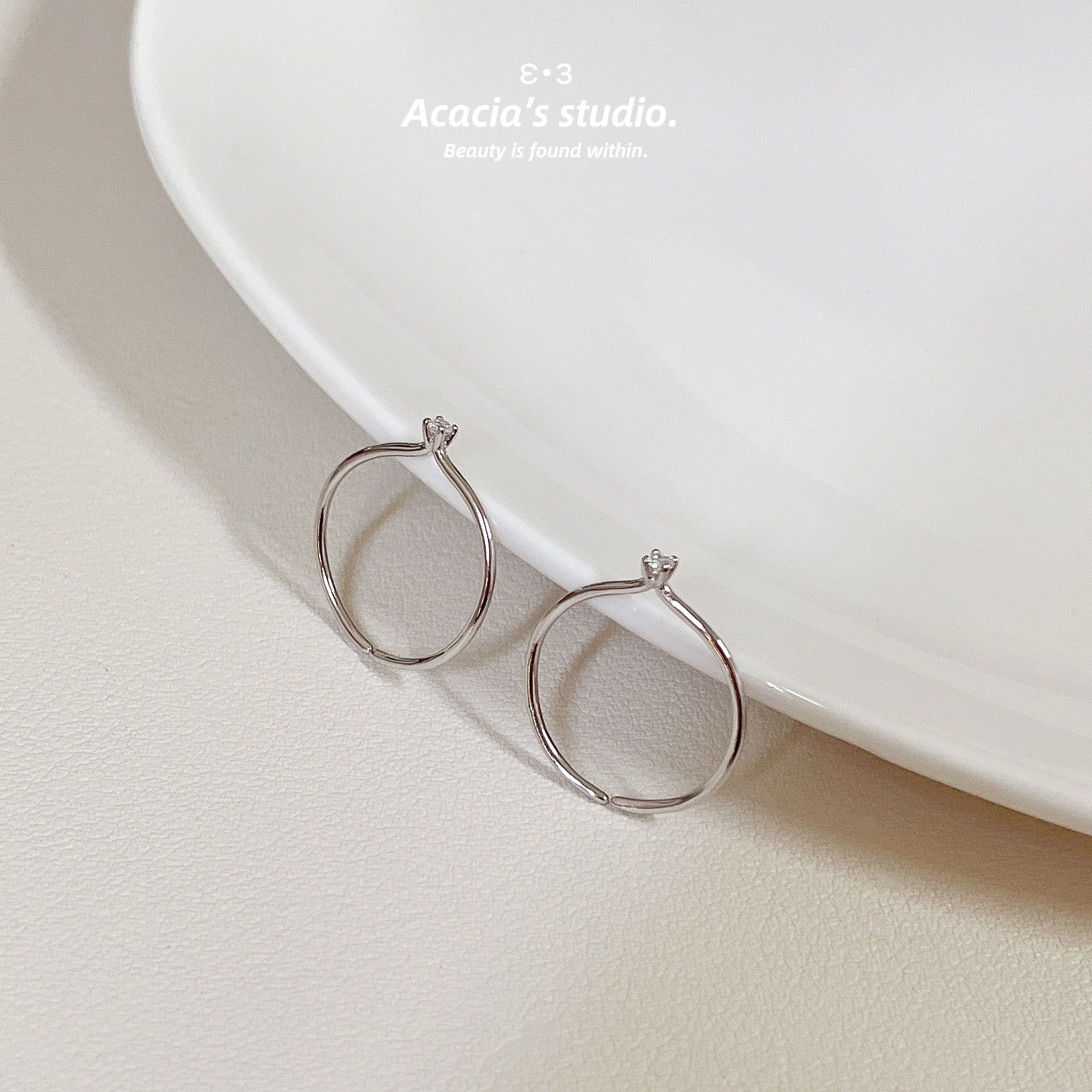 S925純銀｜清新脫俗單鑽線戒💍