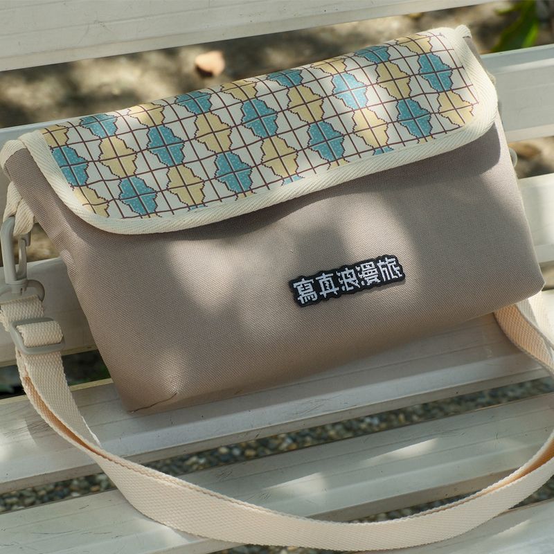 馬賽克磚相機布包 ♥ 奶油米白