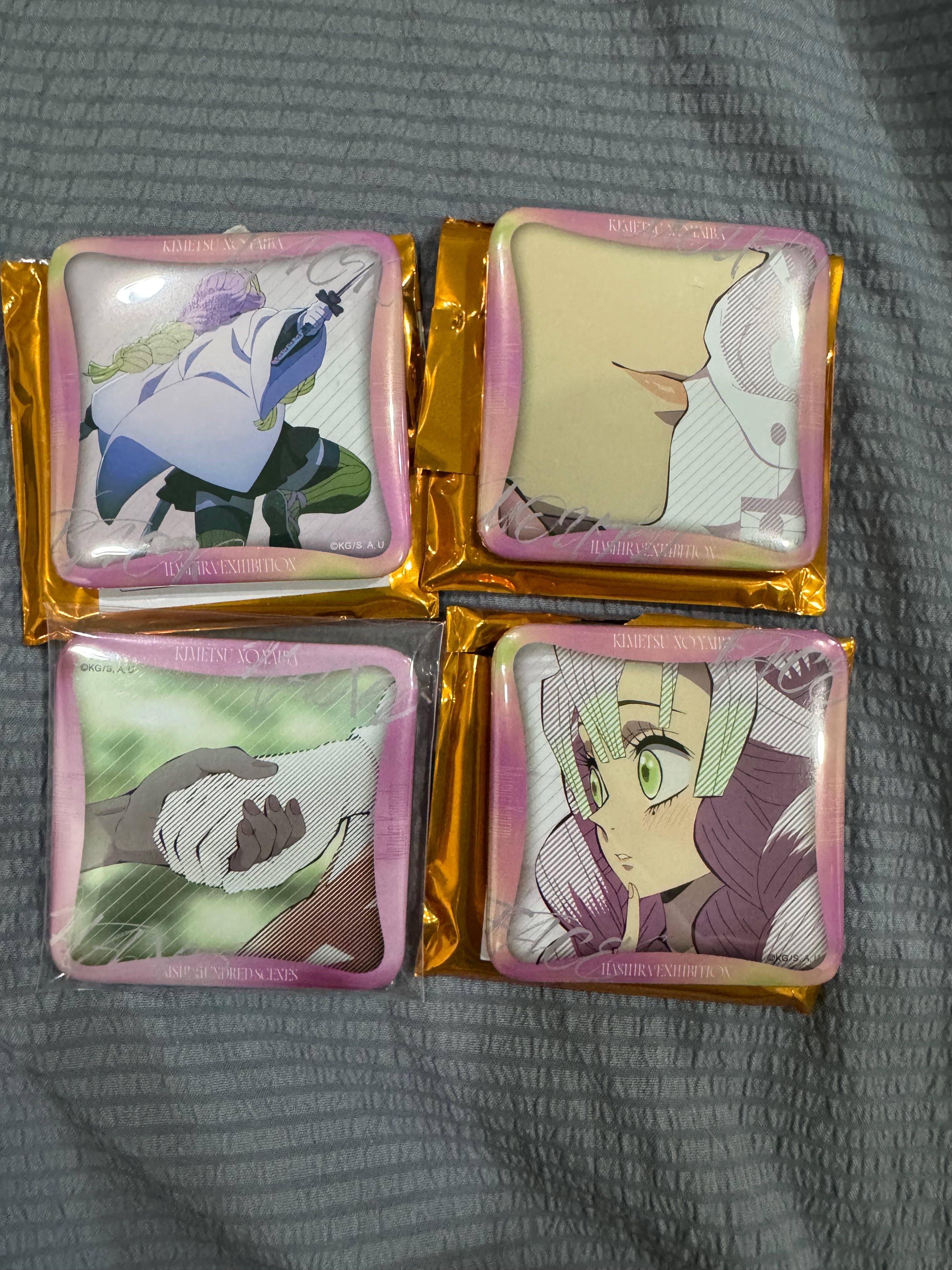 蜜璃方徽*3+豆子方徽*1