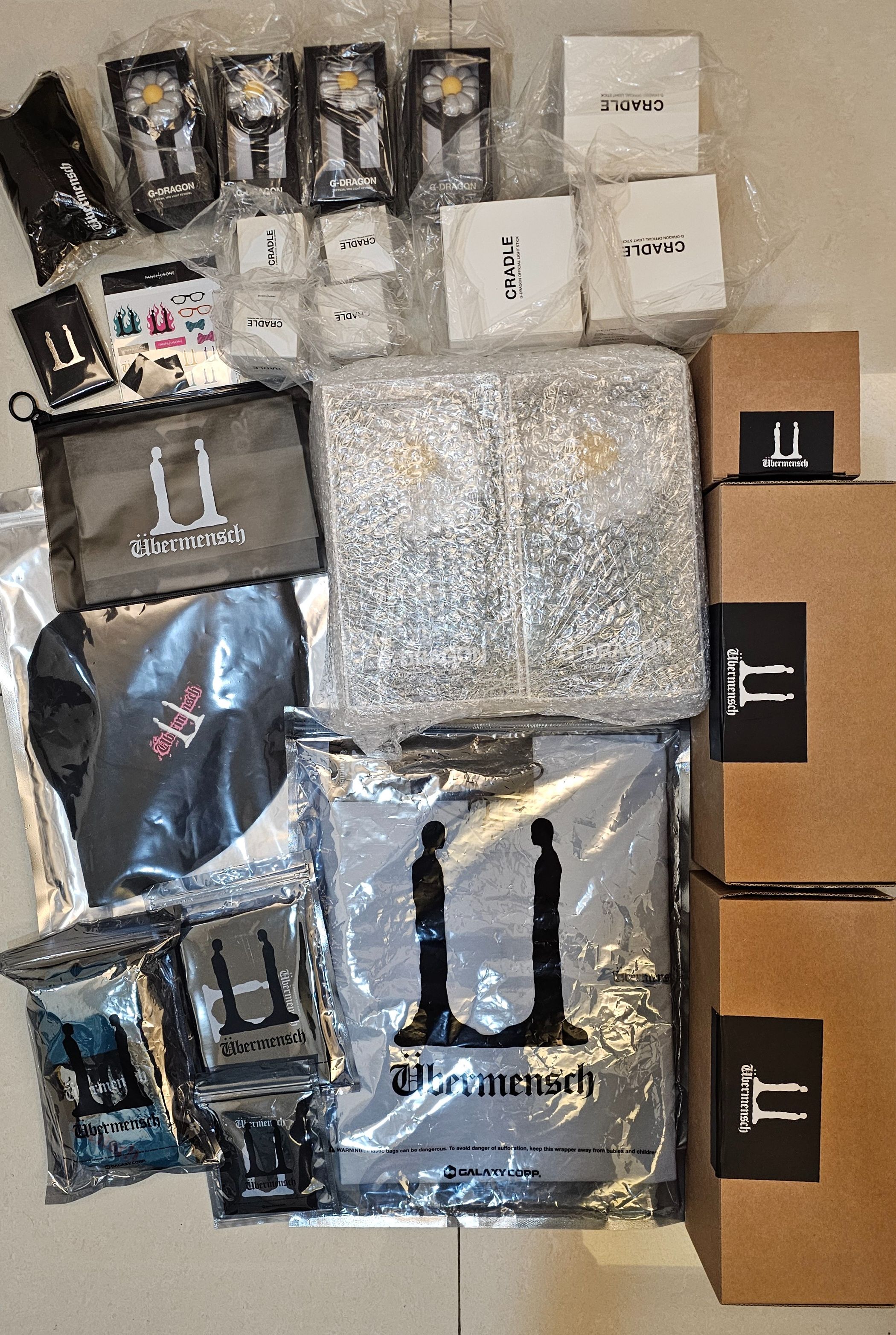 GD首爾演唱會＆展覽 限量官方週邊