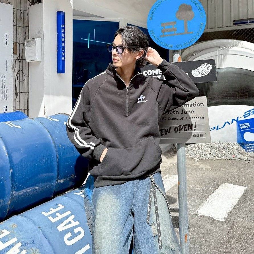 |預購|刺繡運動風拉鏈立領衛衣 UNOFFCALL