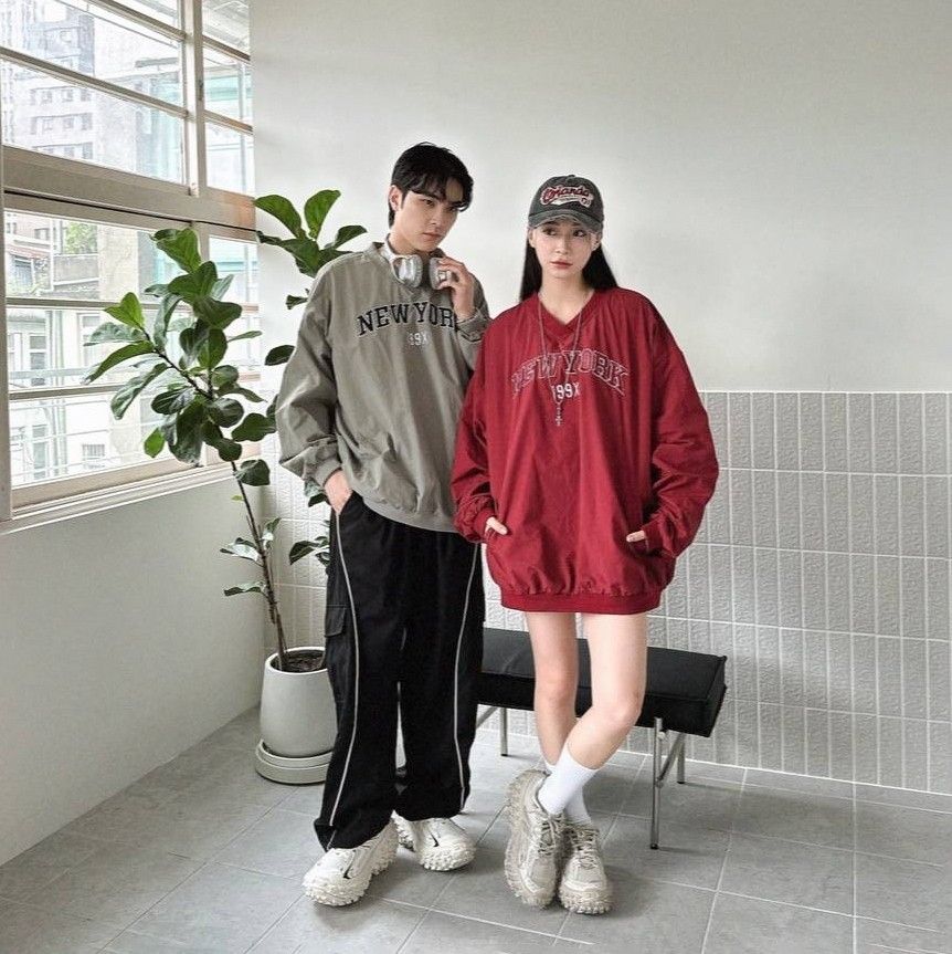 |預購| NEW YORK 199X 刺繡V領