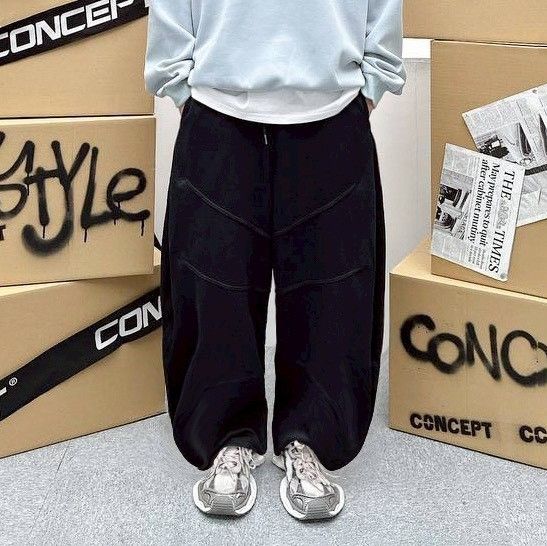 |預購|斜痕浮空剪裁彎刀棉褲