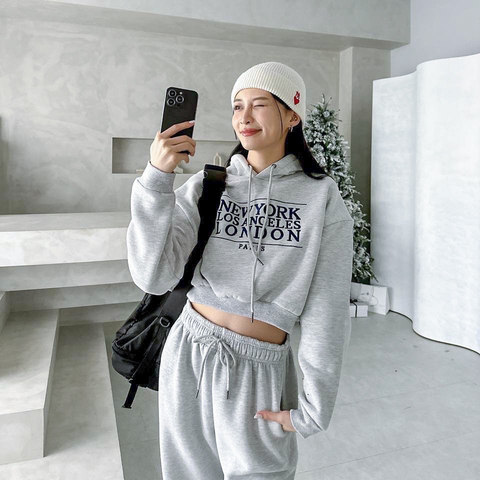 ｜預購｜刺繡字母短版帽T