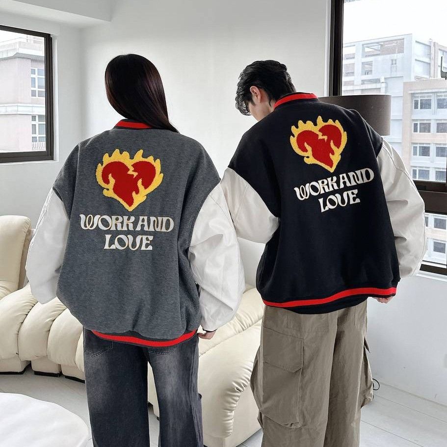 |預購|火焰愛心刺繡毛呢拼接皮革棒球外套