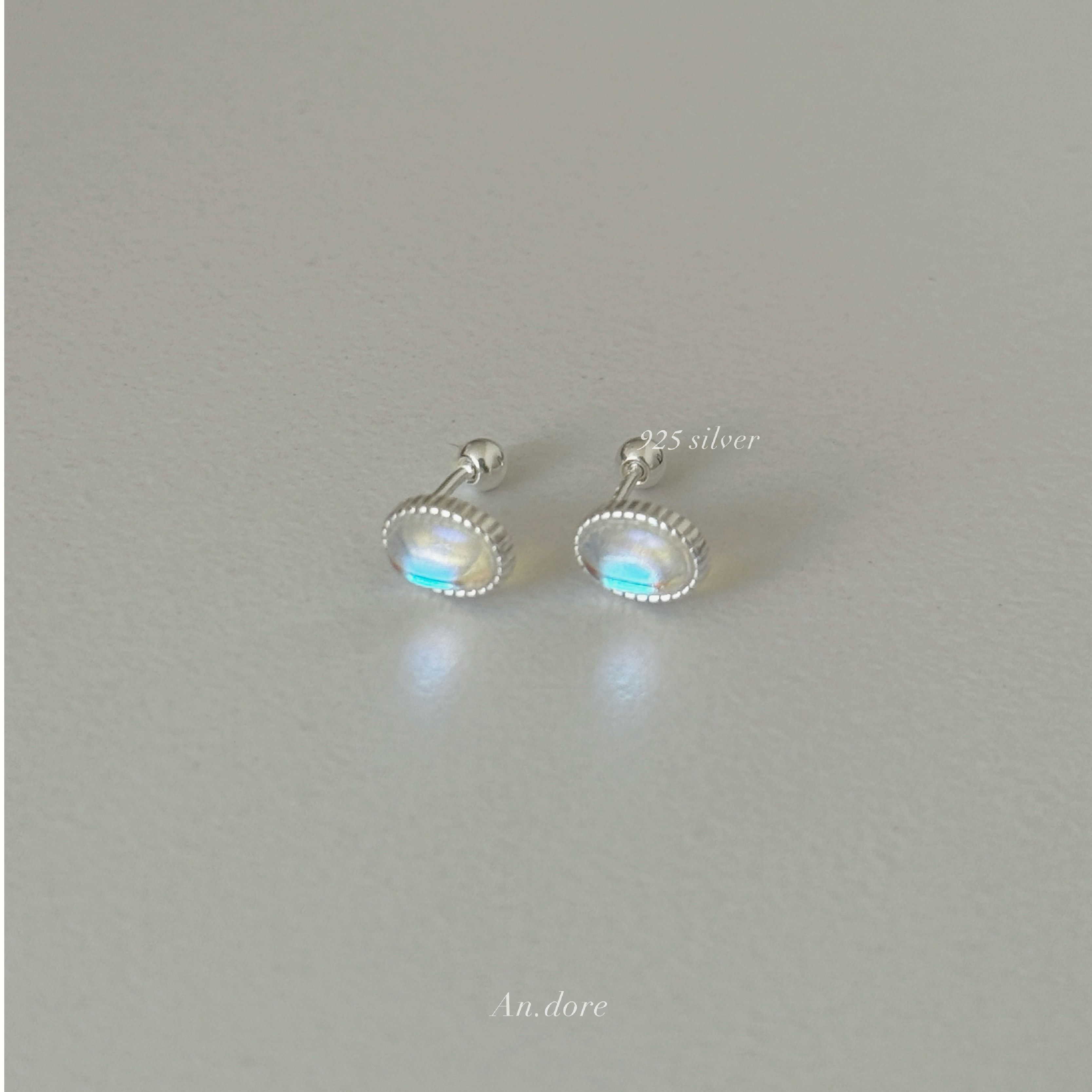 E08 Serene 偏光超閃月光石耳環 / 999通體純銀