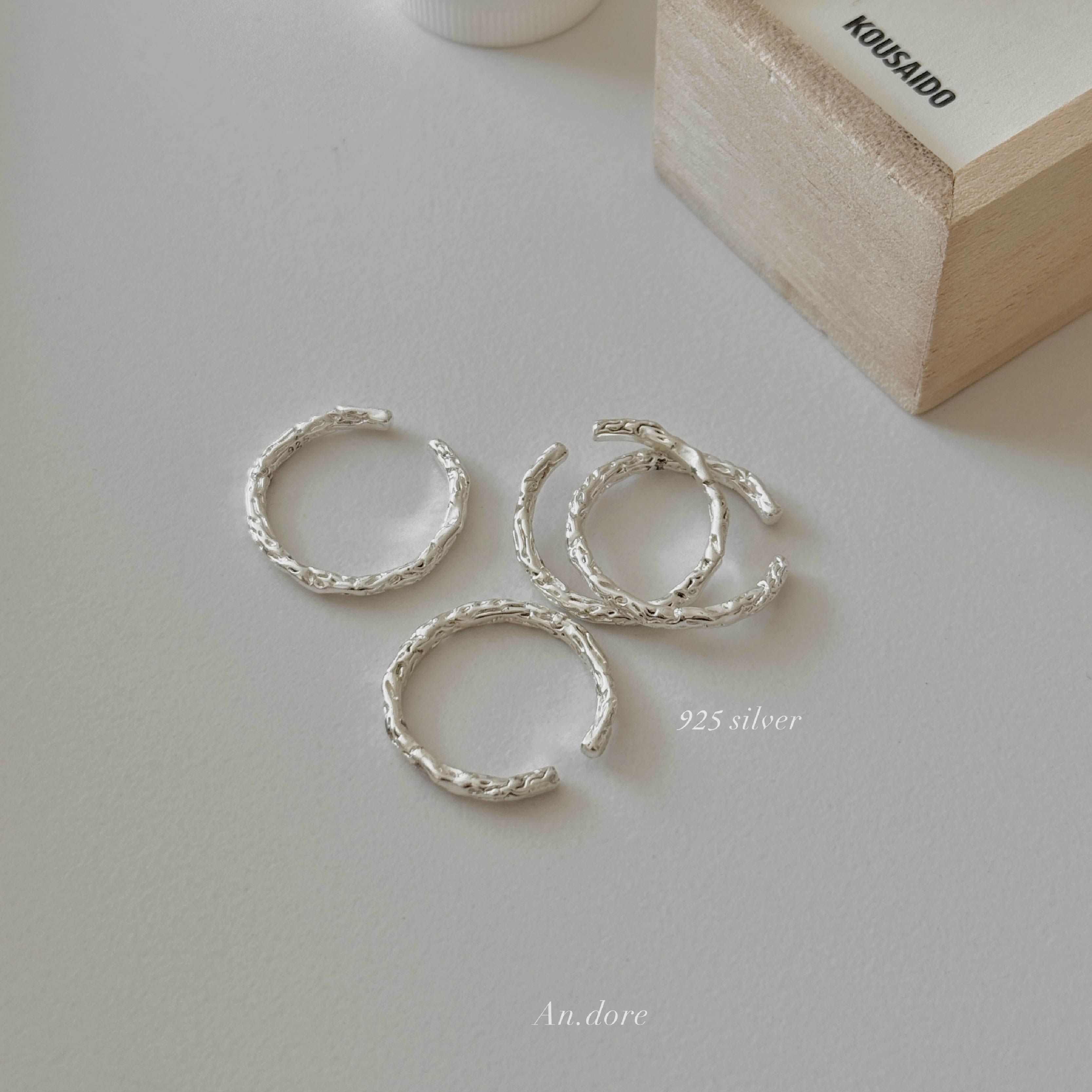 R10 無境 完全不挑人 熔岩肌理感戒指