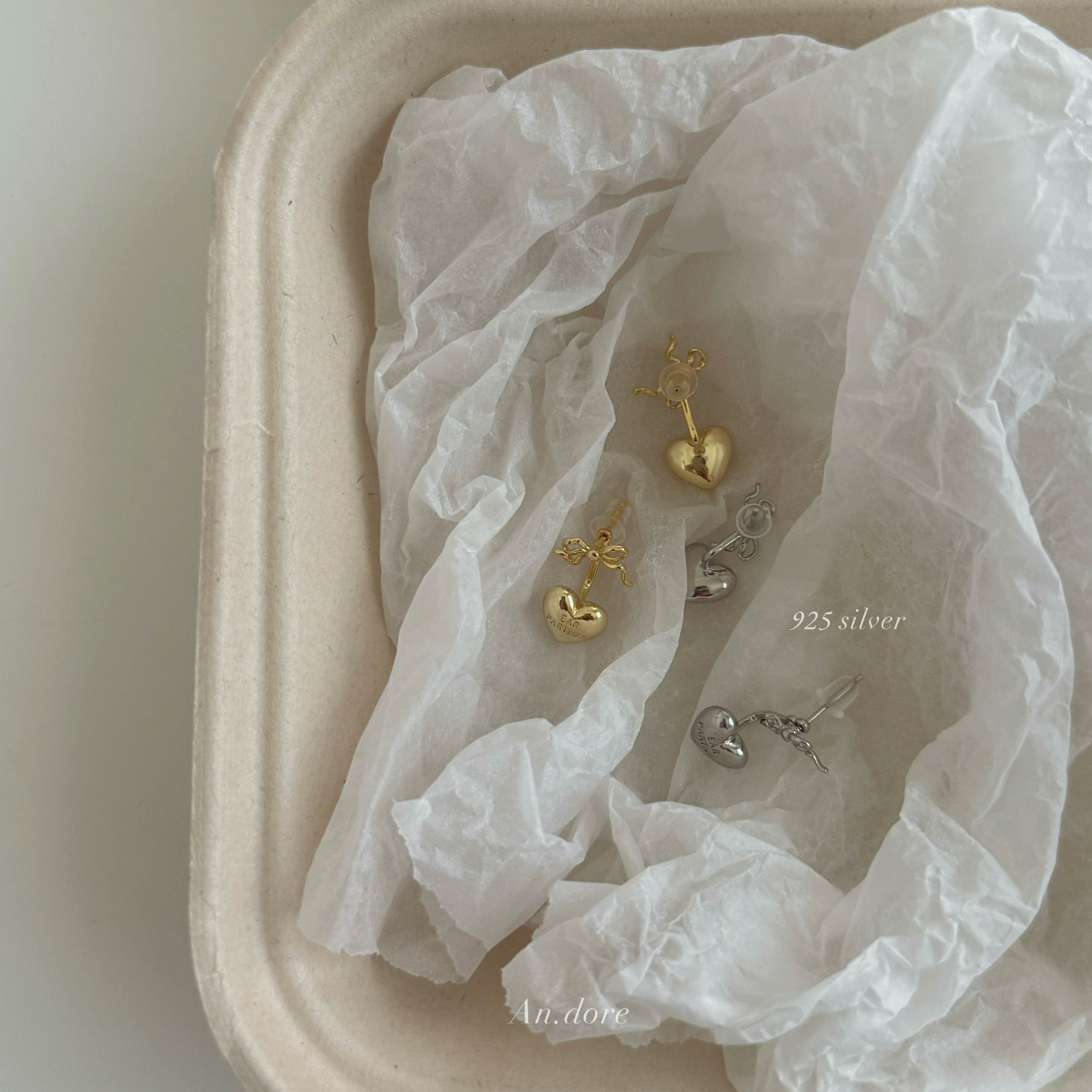 E11 Lumina 雙層精緻愛心耳環