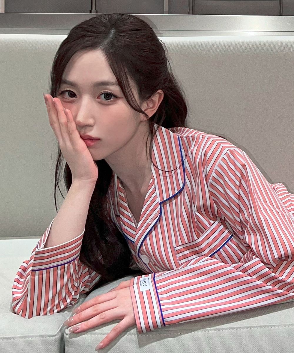 NMIXX 吳海嫄代言 DOSSY條紋居家睡衣 실크핏 피오니 긴팔 커플 잠옷 세트