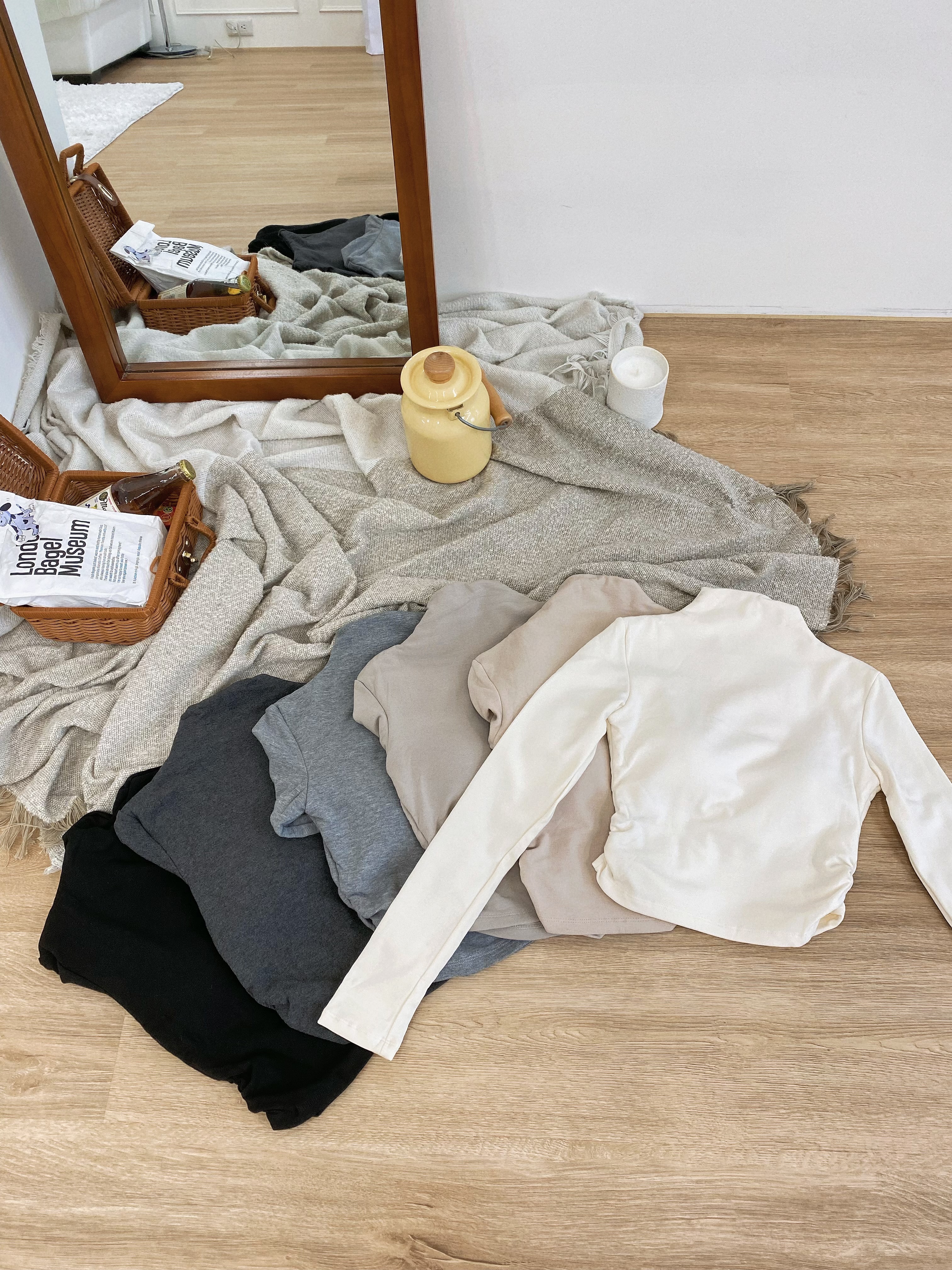 現貨｜𝘿𝙖𝙞𝙨𝙮德絨磨毛發熱！微高領打底上衣（6色）