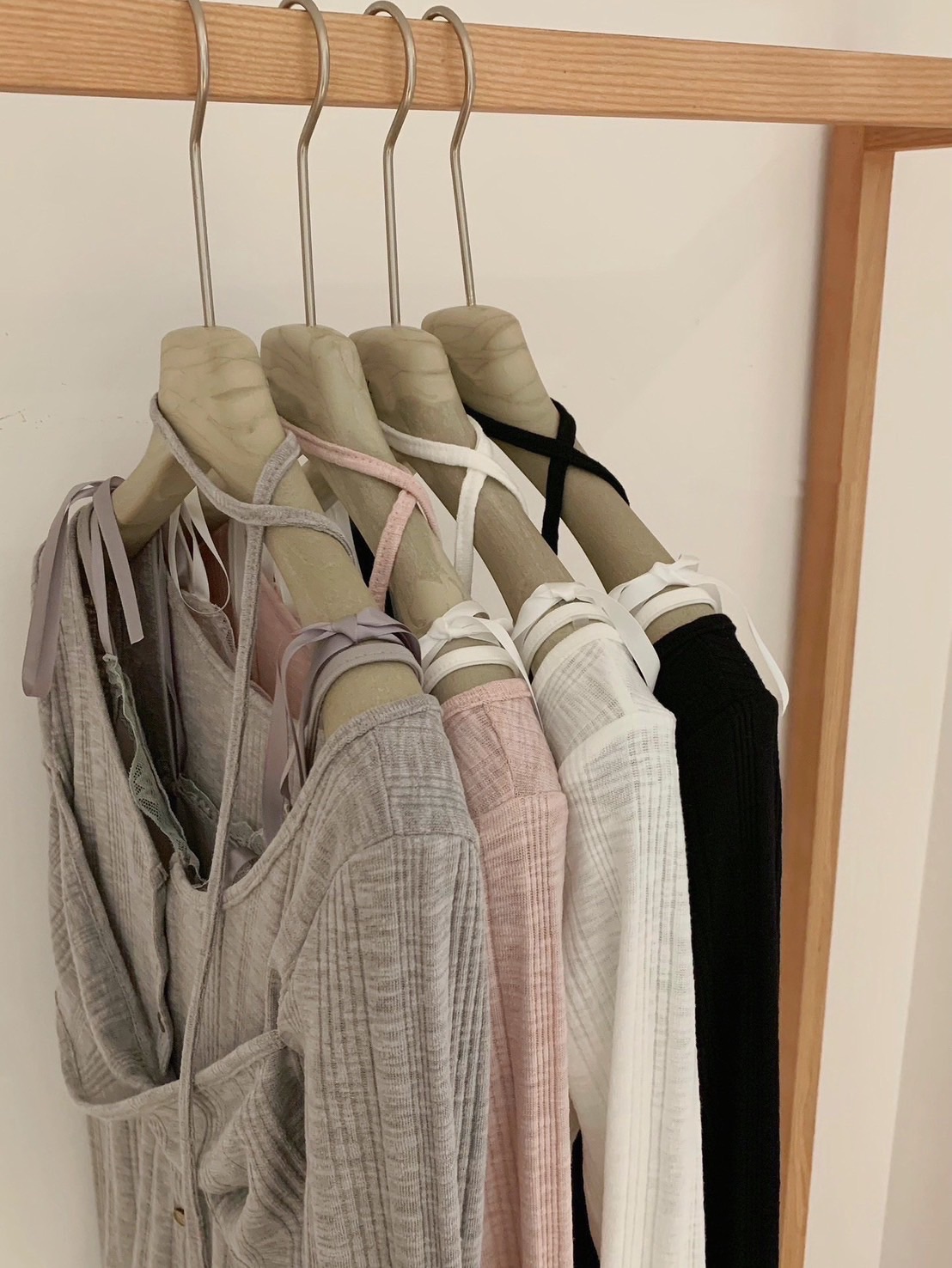 現貨｜蕾絲緞帶背心+長袖開衫上衣真兩件式（4色）