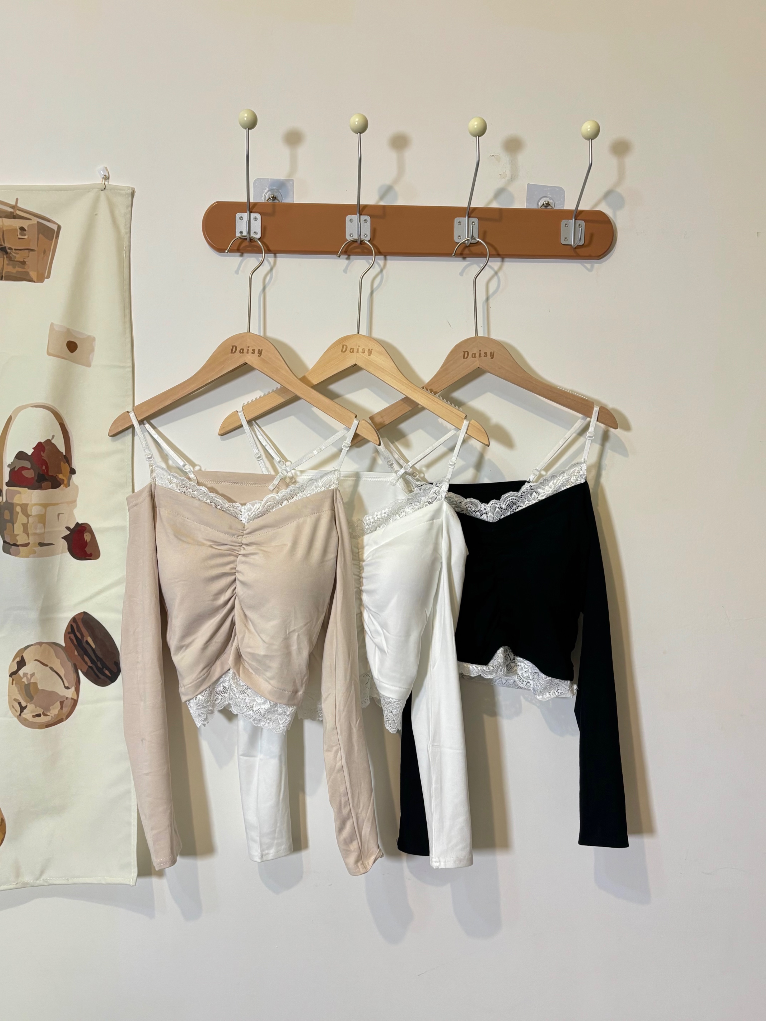 現貨｜純欲蕾絲拼接假兩件帶胸墊修身上衣