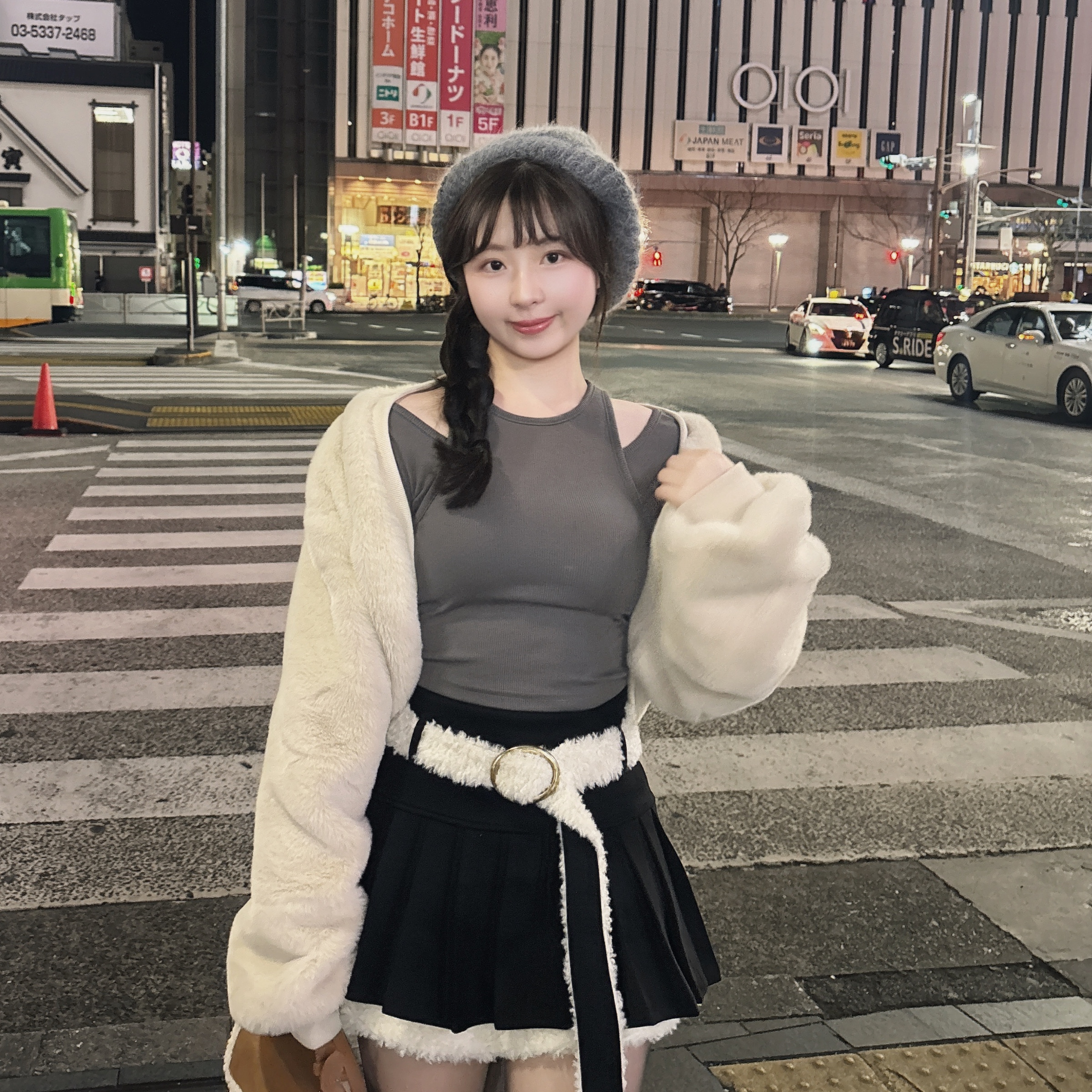 現貨｜韓漫身材露肩帶胸墊上衣（4色） #1767