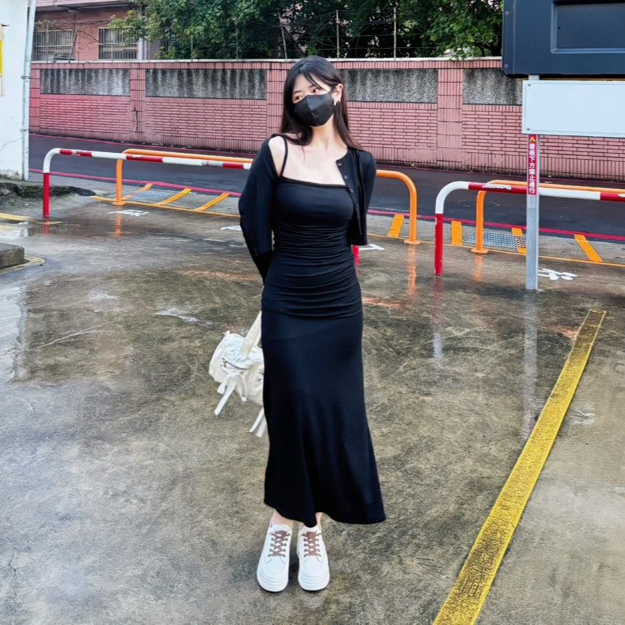 現貨｜𝘿𝙖𝙞𝙨𝙮後媽裙，側抓皺包臀魚尾長洋裝（3色）
