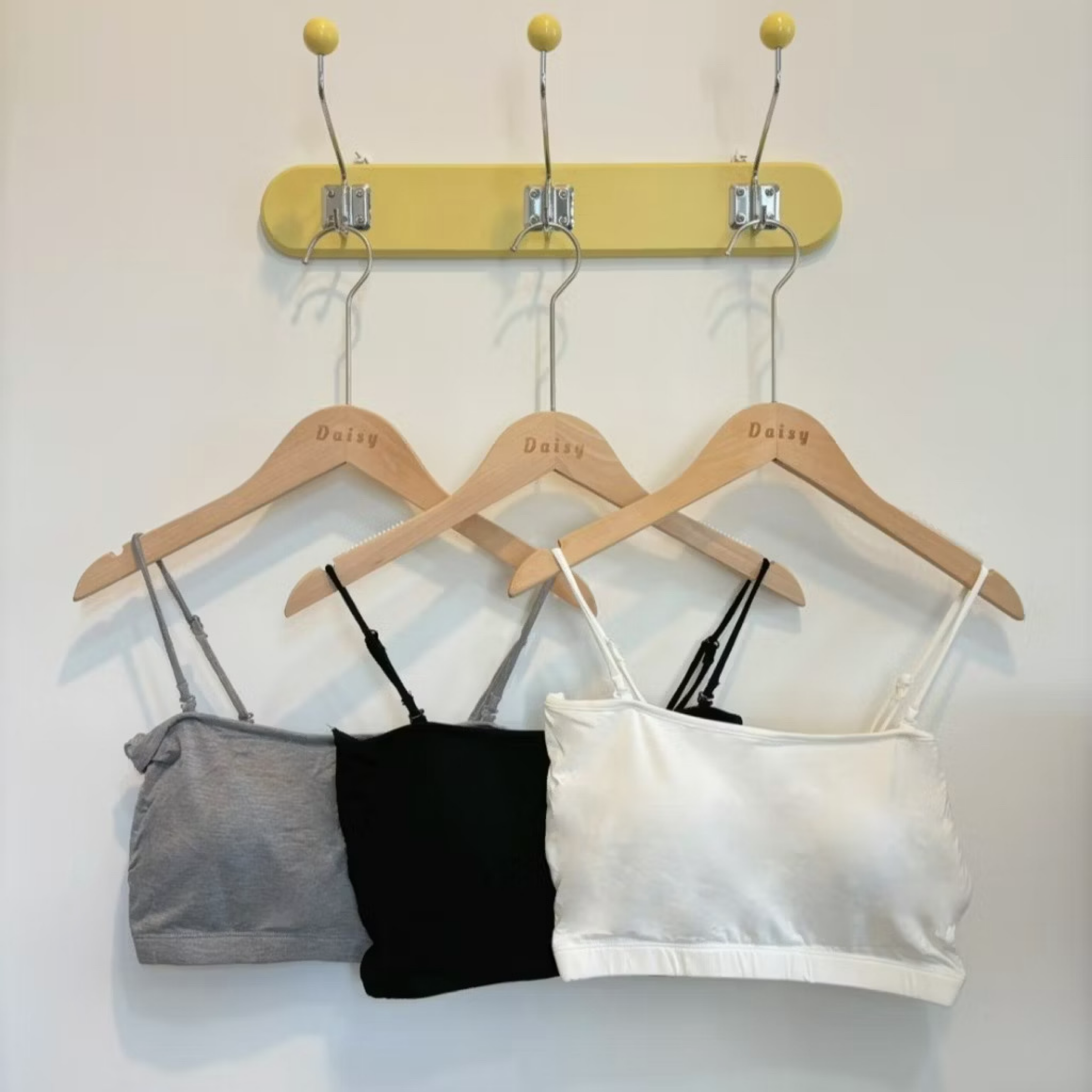 現貨｜𝘿𝙖𝙞𝙨𝙮肩帶可調！可拆！4cm厚杯小可愛背心（3色）