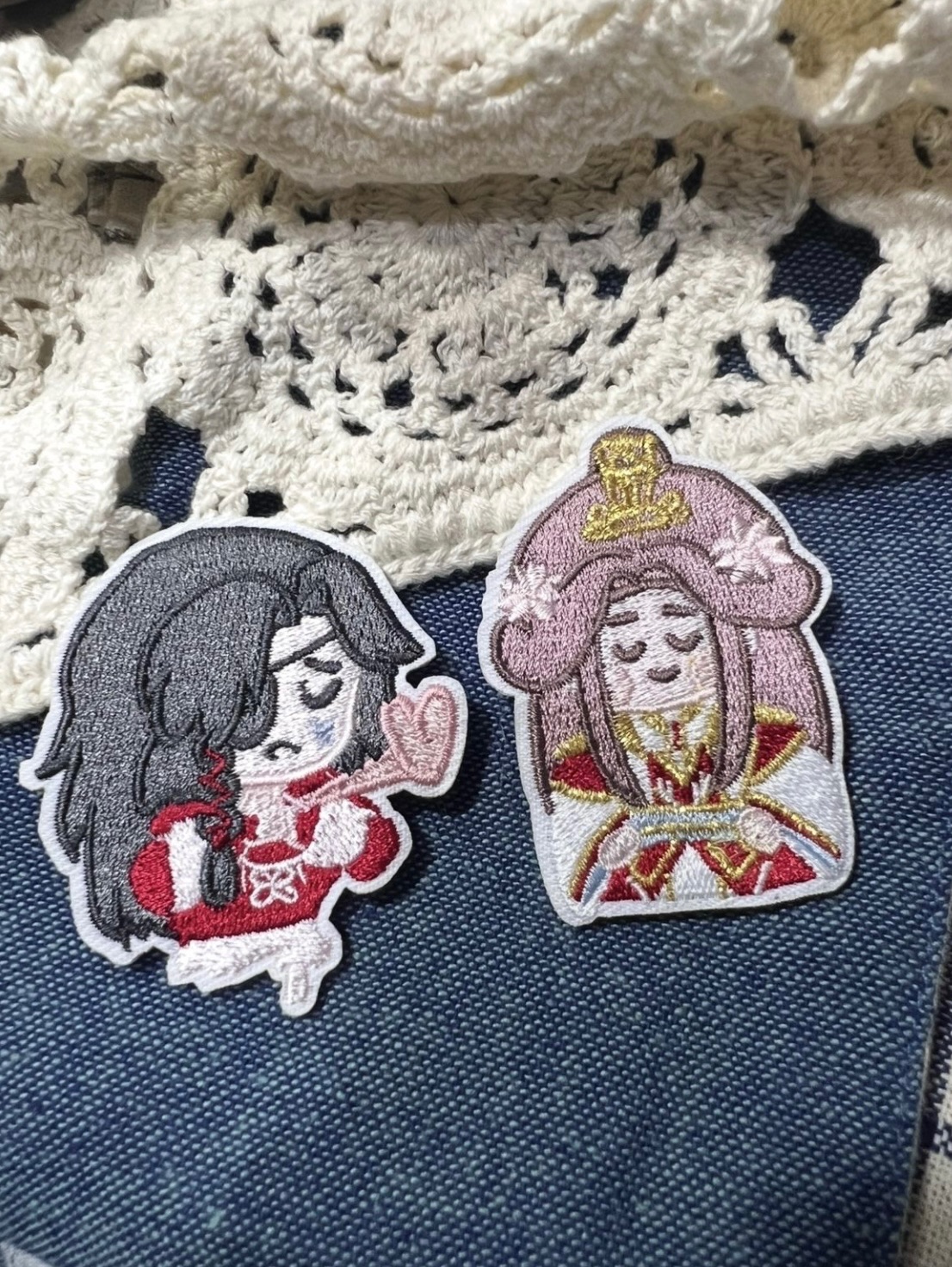 你主宰我崇拜刺繡別針（一對）