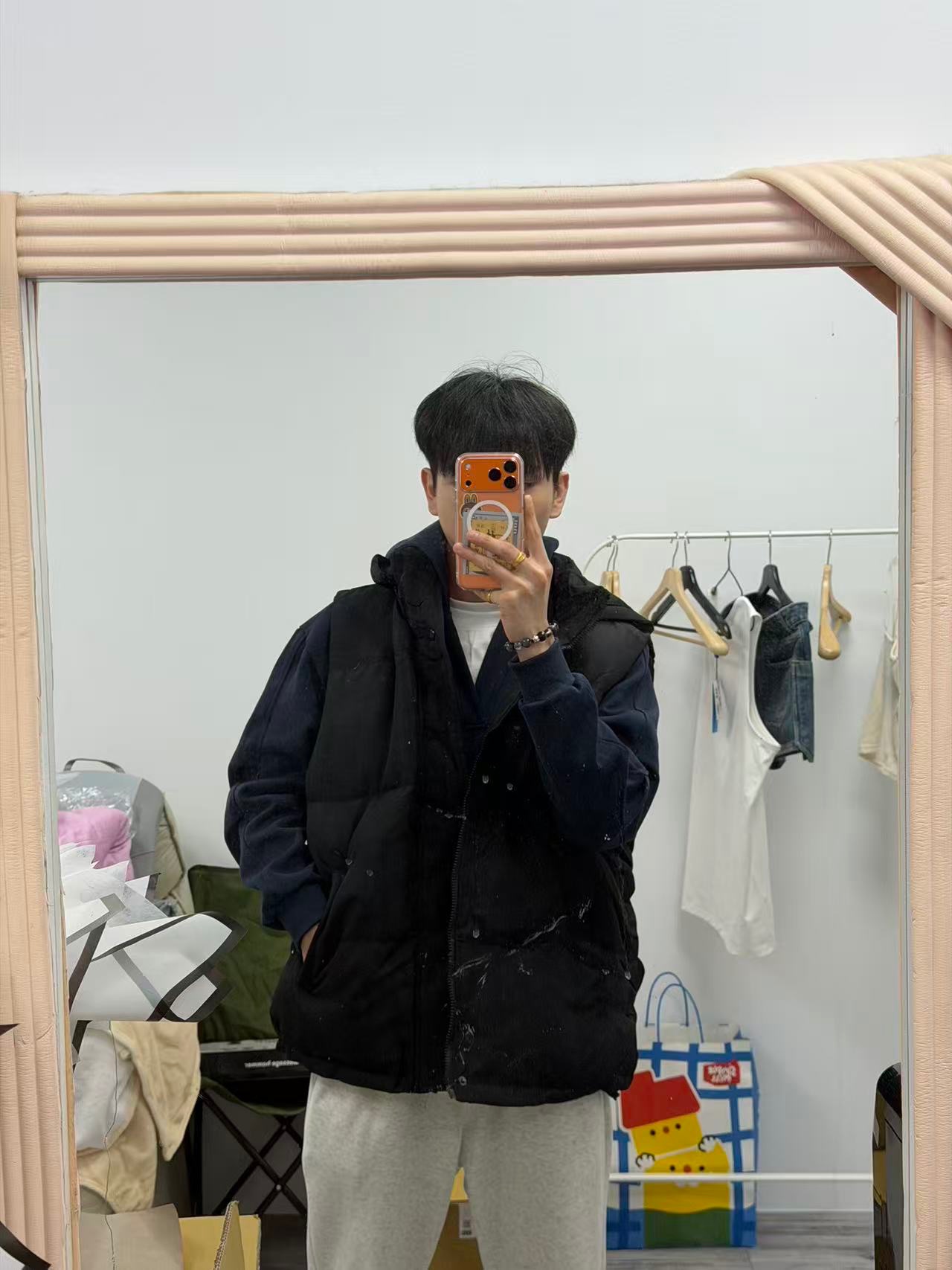 連帽背心外套（帽子可以拆）