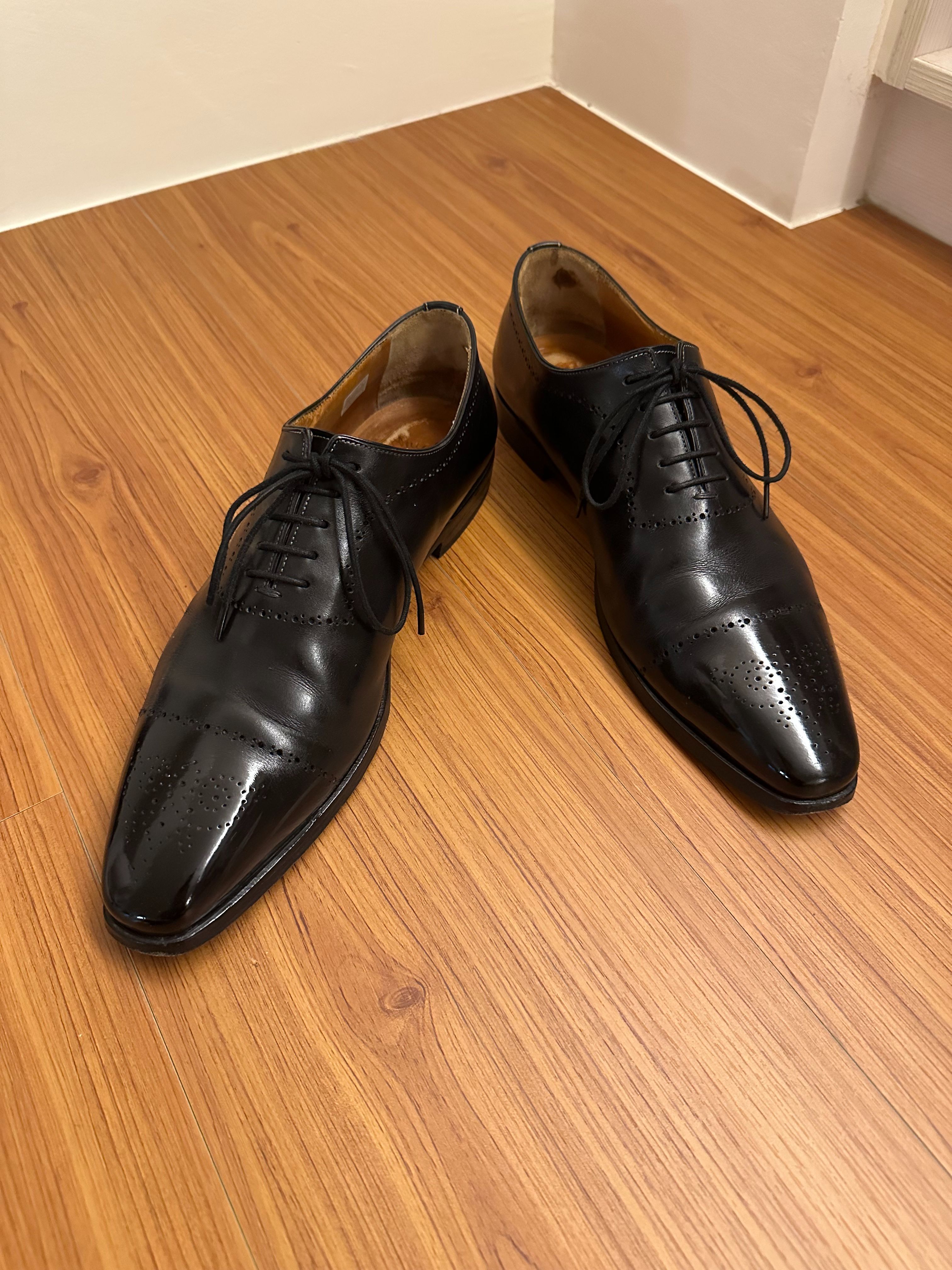 Santoni 雕花皮鞋