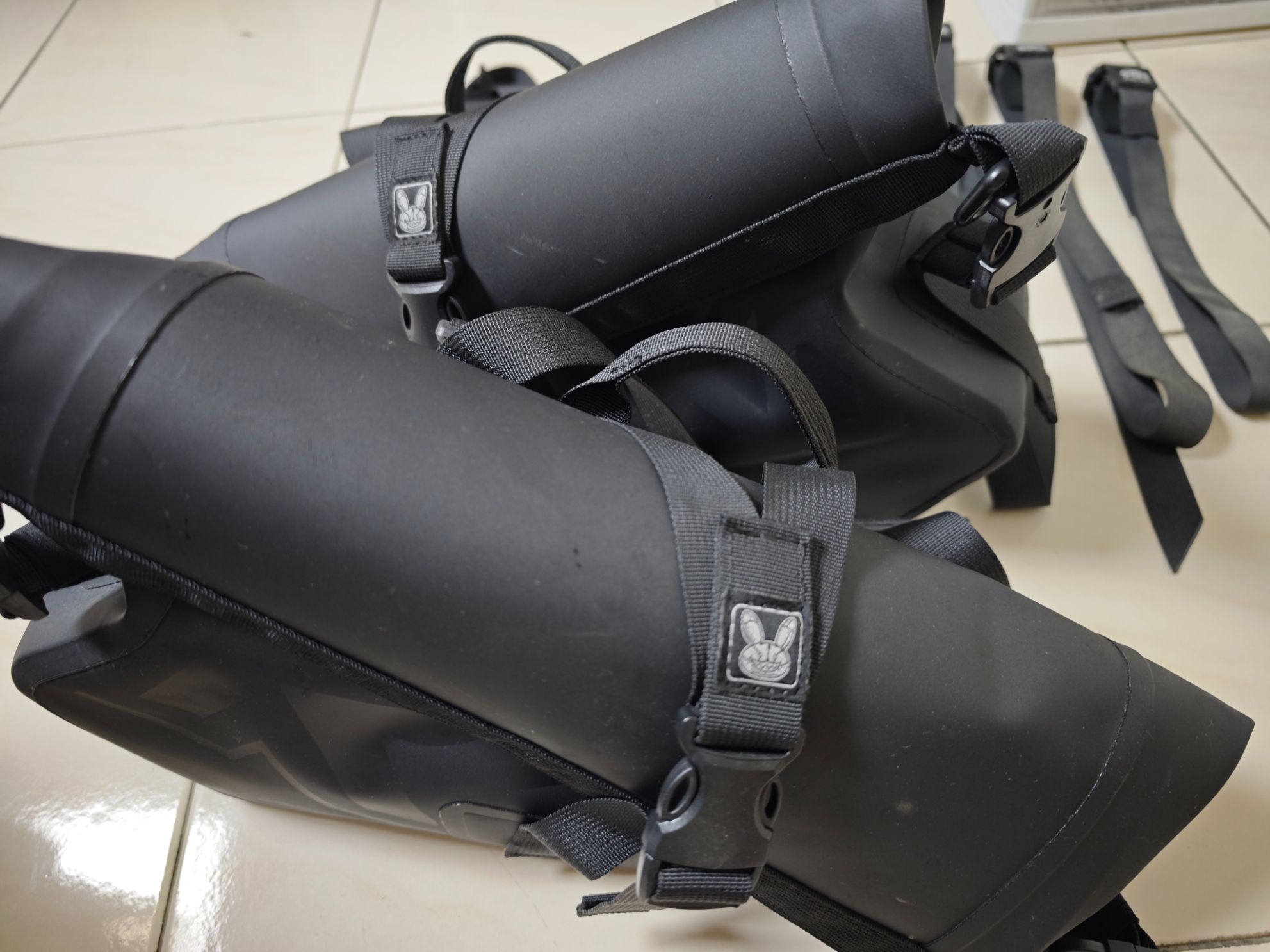 RXR RX-1 Rabbit Fighter 兔式戰機防水馬鞍包 5L