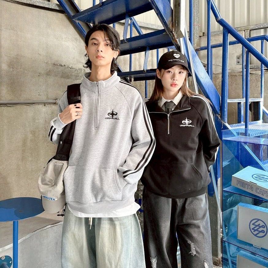 UNOFFCALL 刺繡運動風拉鏈立領衛衣