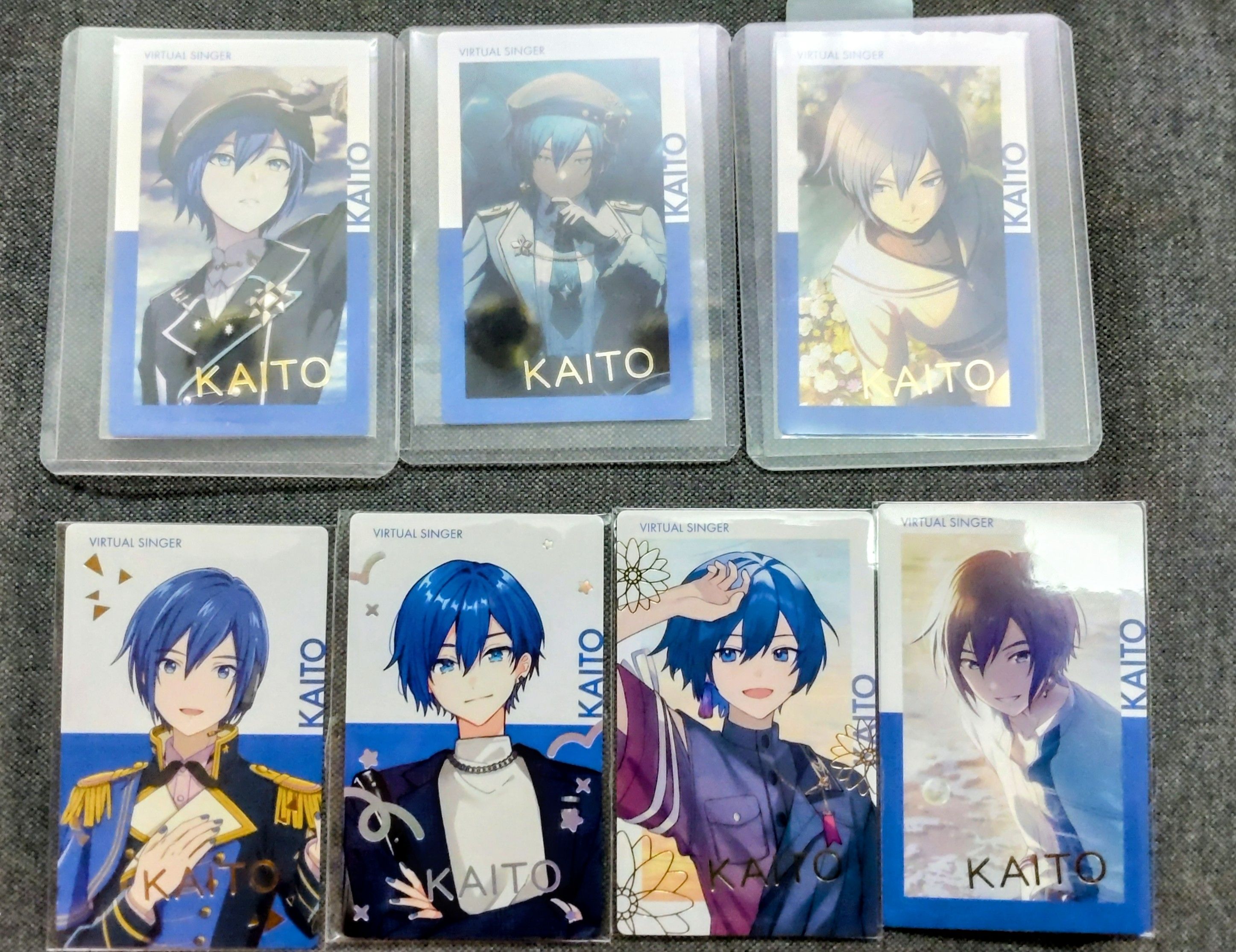 Epick Kaito軍裝簽小盤，含圖上7簽以及其他一些卡片特典類贈品
