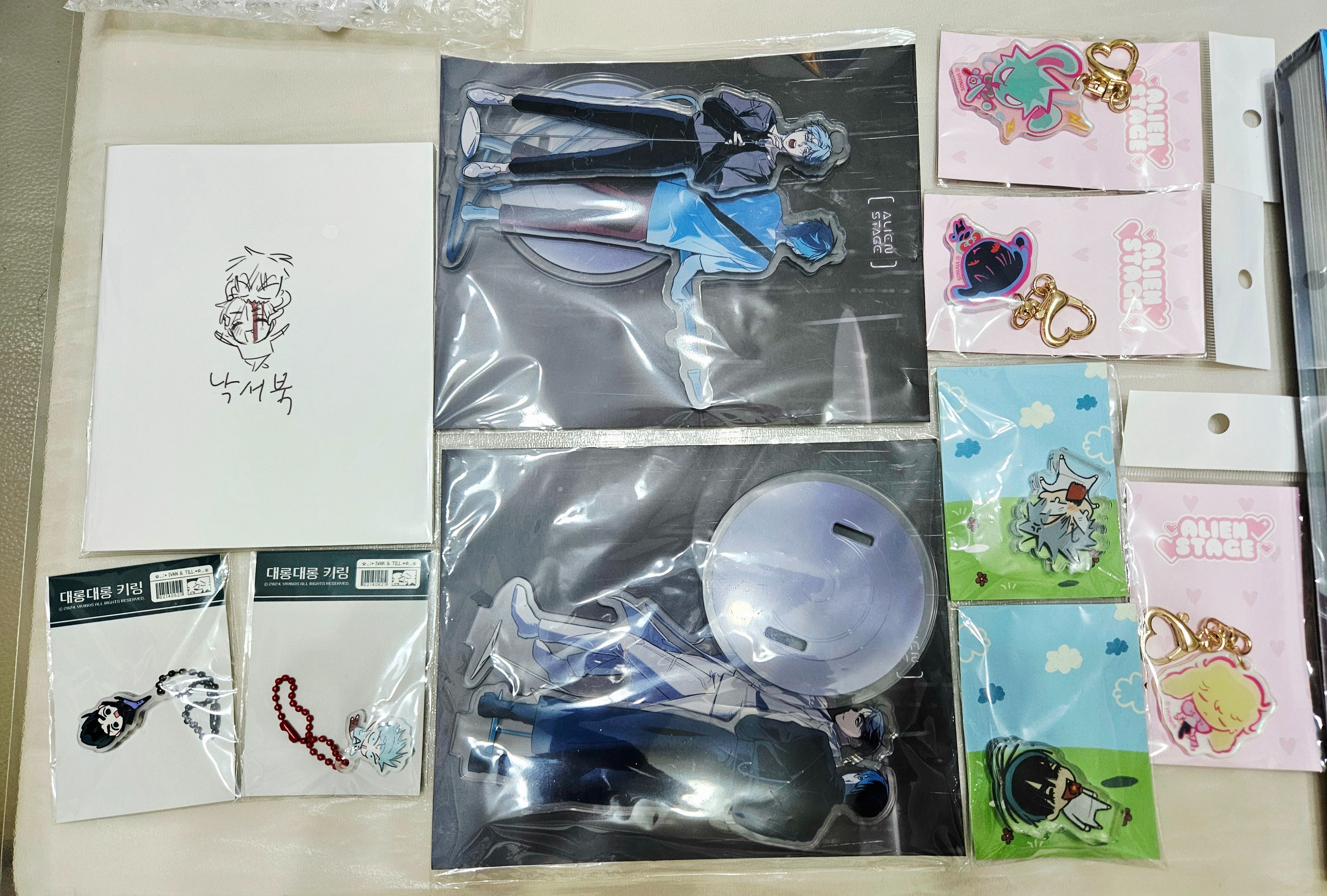 ALIEN STAGE 設定集+周邊