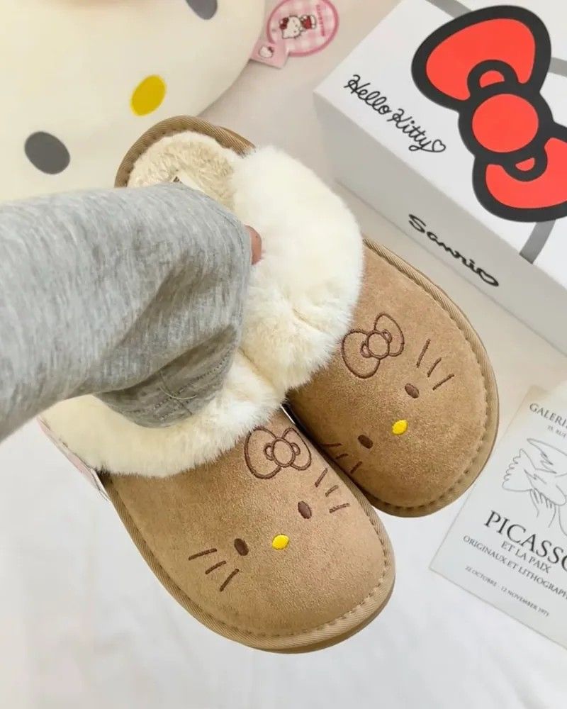三麗鷗 Hello Kitty 麂皮保暖毛絨拖 正版授權✨