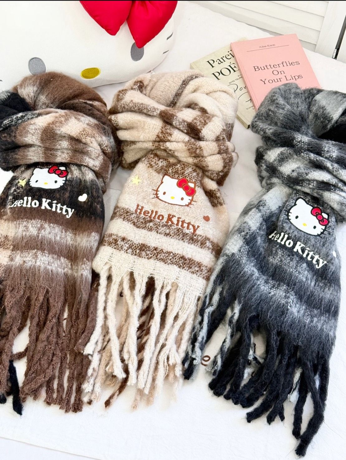 正版 HELLOKITTY 格紋 馬海毛 流蘇 圍巾 三款