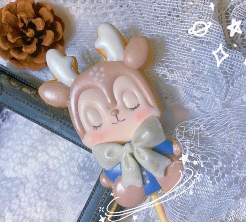 沉睡麋鹿（蝴蝶結為翻糖）（高度約10公分）（下單請備註出貨日未指定則統一12/20出貨）